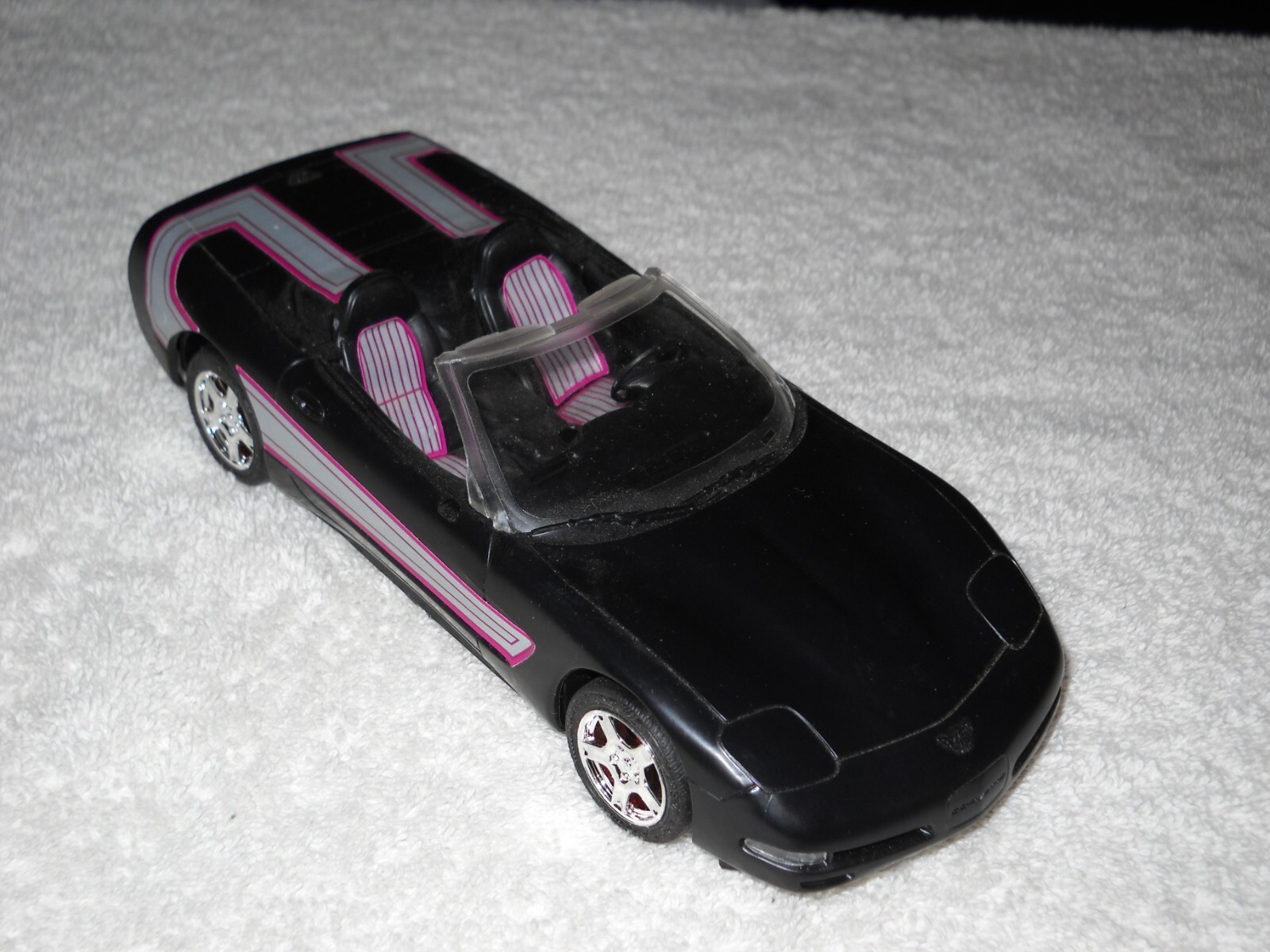 MM Inc Plastic Car, Chevy Corvette, 1997, Good Condition, Please see the photos