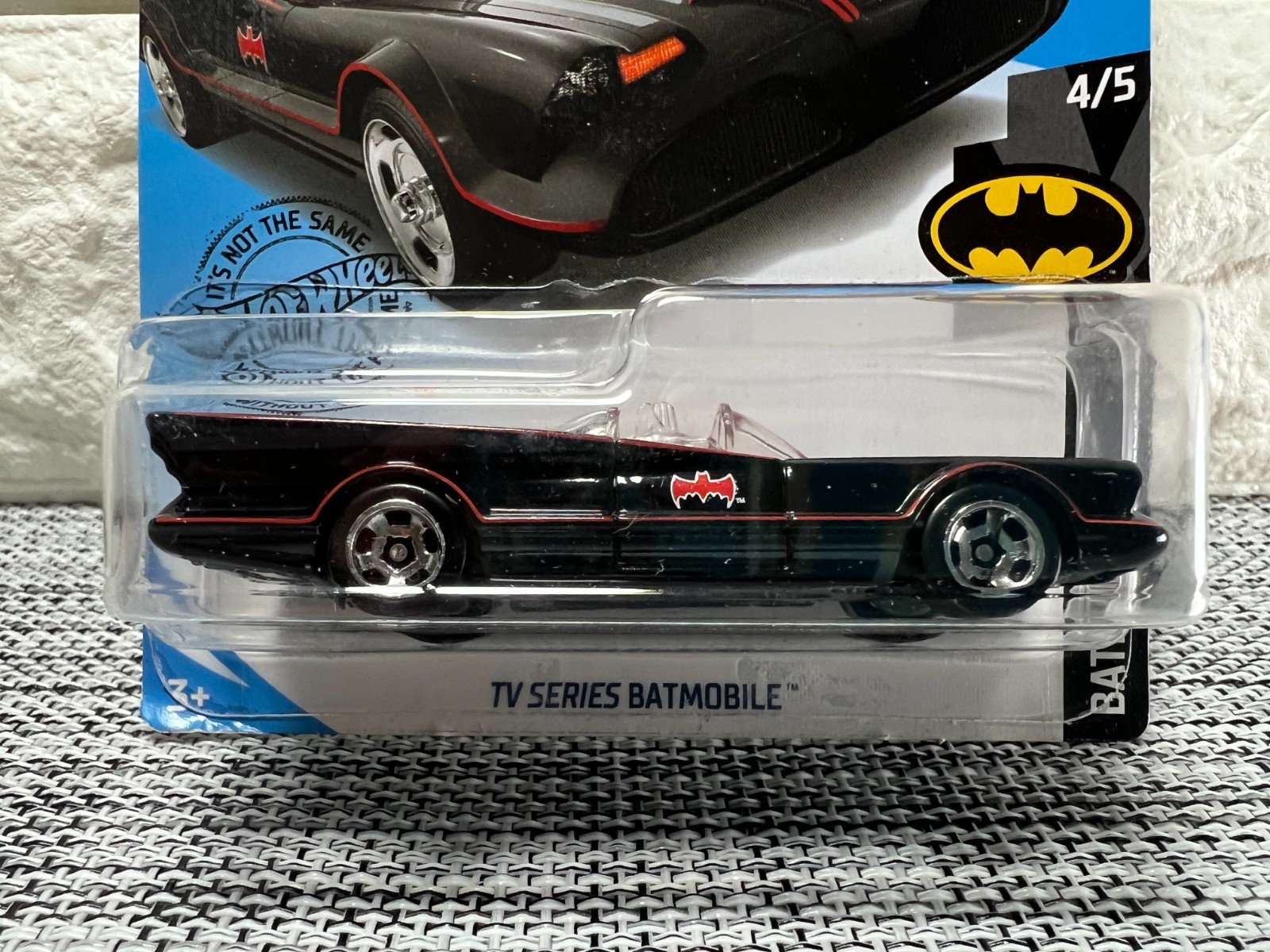 Hot Wheels DC Batman 4/5 TV Series Batmobile 197/250 Black