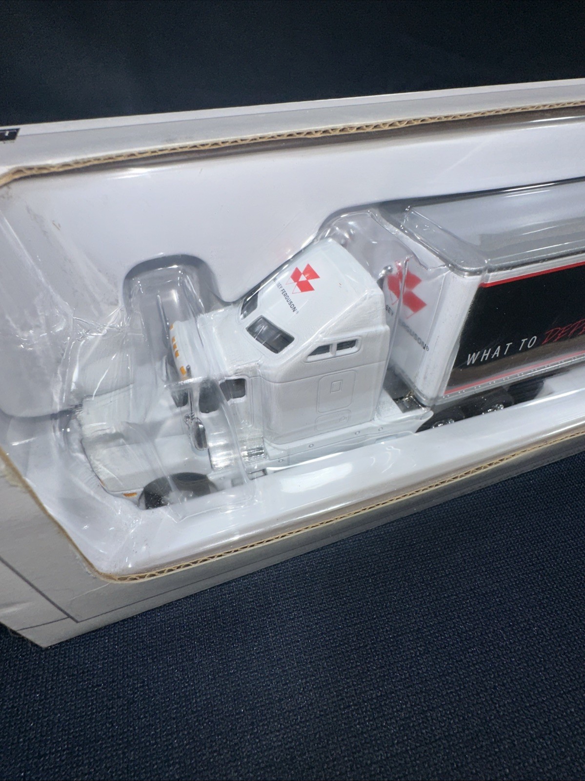 Massey Ferguson T-600 Kenworth Semi SpecCast 1/64th Scale Limited Edition NIB
