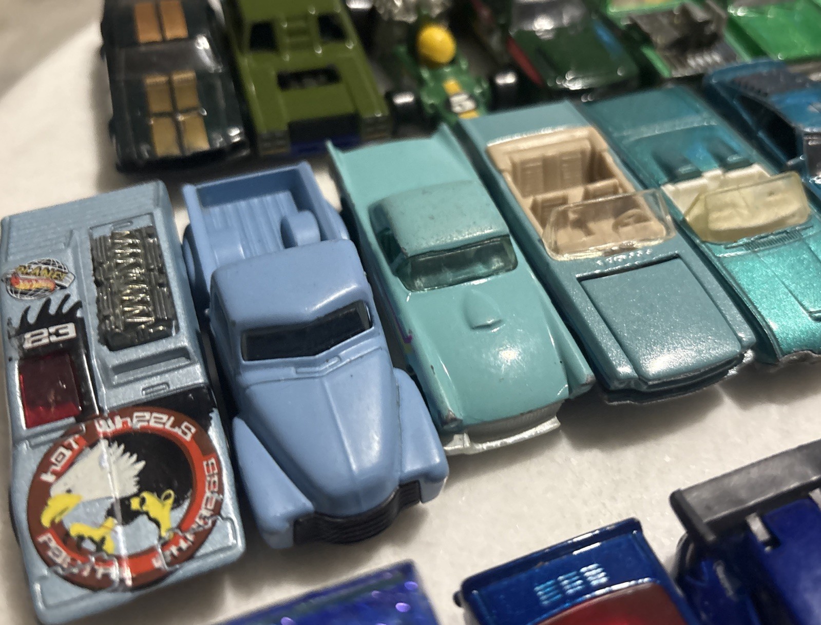 Hot Wheels Lot (32+) Random Loose Cars Bulk Mixed Diecast Mattel BLUE GREEN