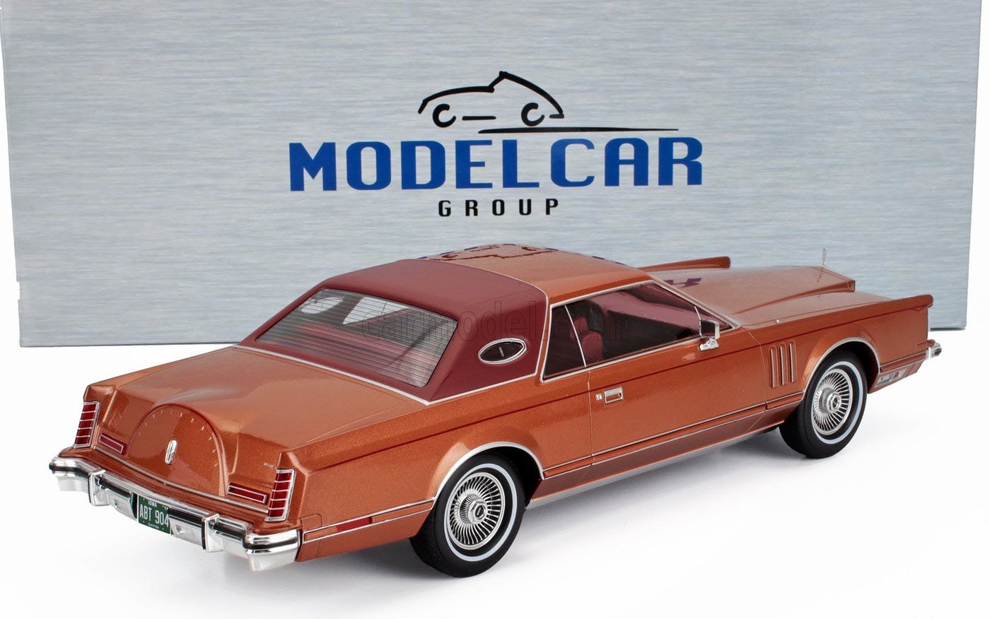 MCG LINCOLN CONTINENTAL MARK V 1978 COPPER 1/18 Scale New Release!