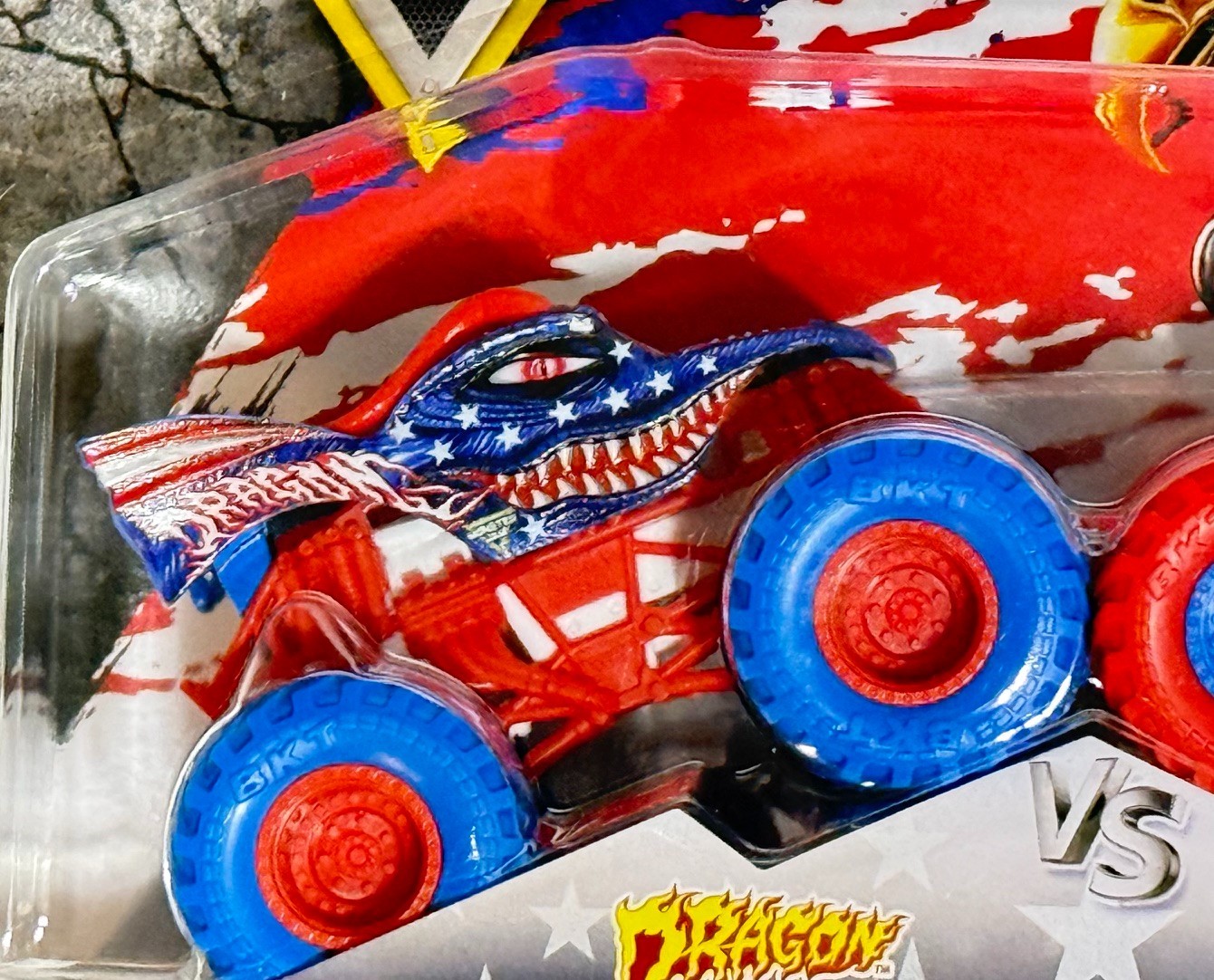 MONSTER JAM STARS AND STRIPES DRAGON AND ZOMBIE 2 PACK 🔥FREE SHIP🔥