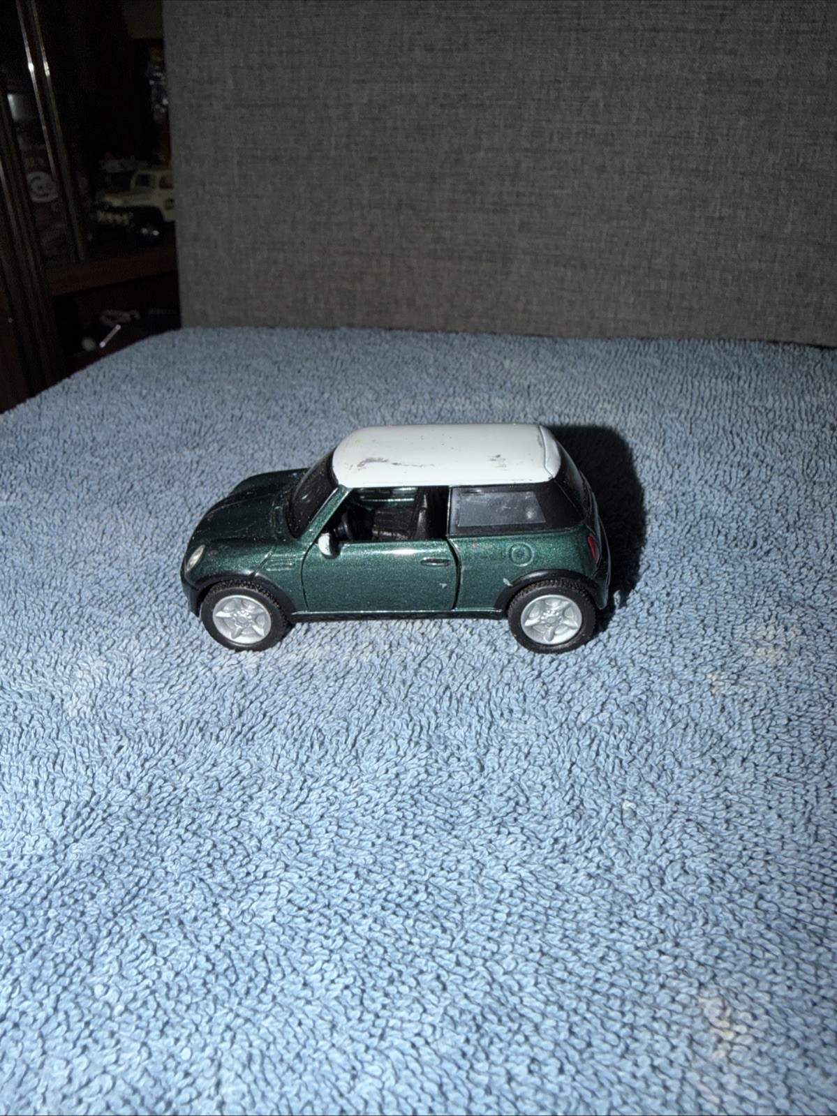 KINSMART MINI COOPER PULL BACK N GO CAR