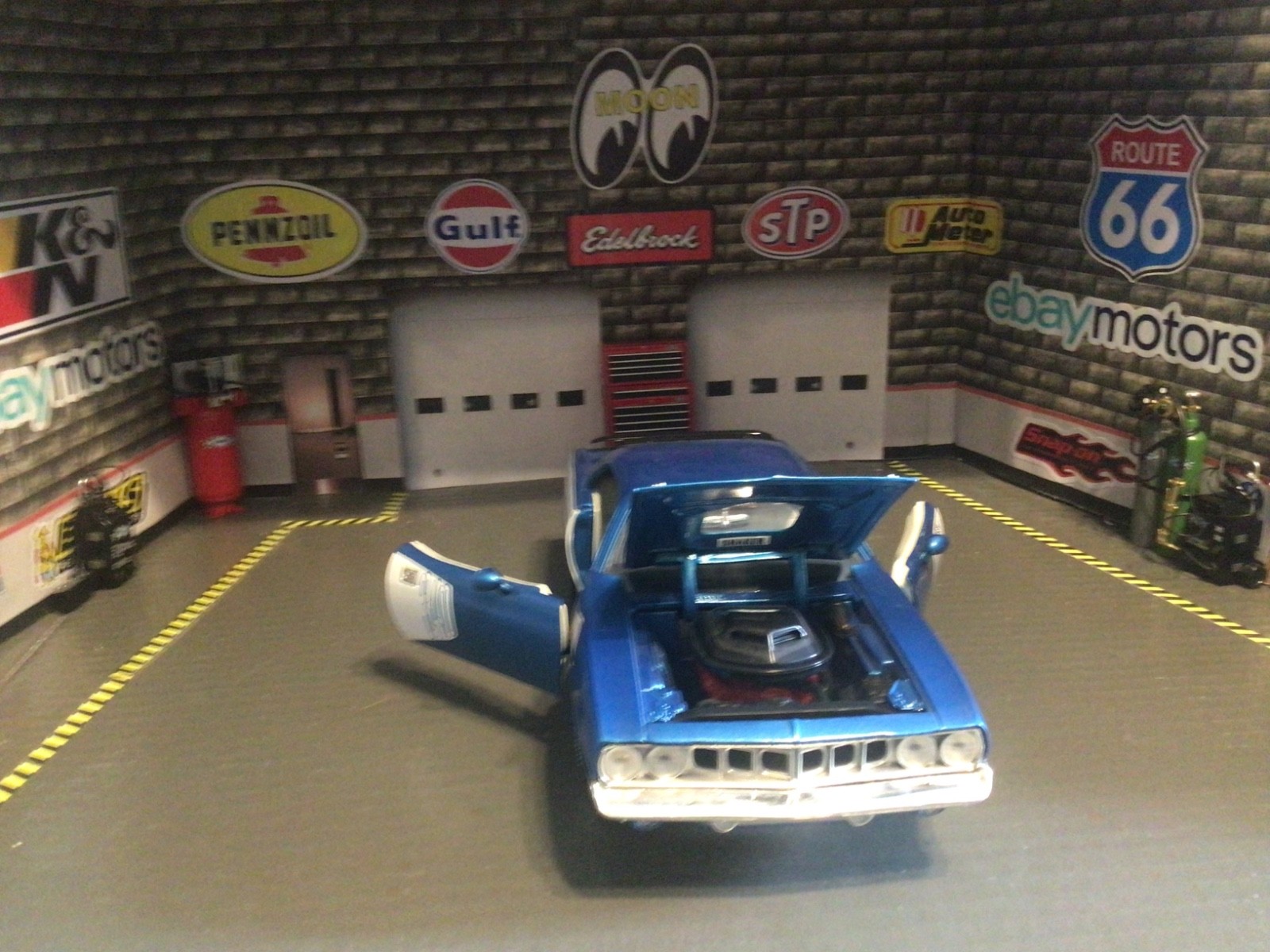 Ertl Supercars 1971 Plymouth Cuda – 340 – 1/18th Scale Die-Cast