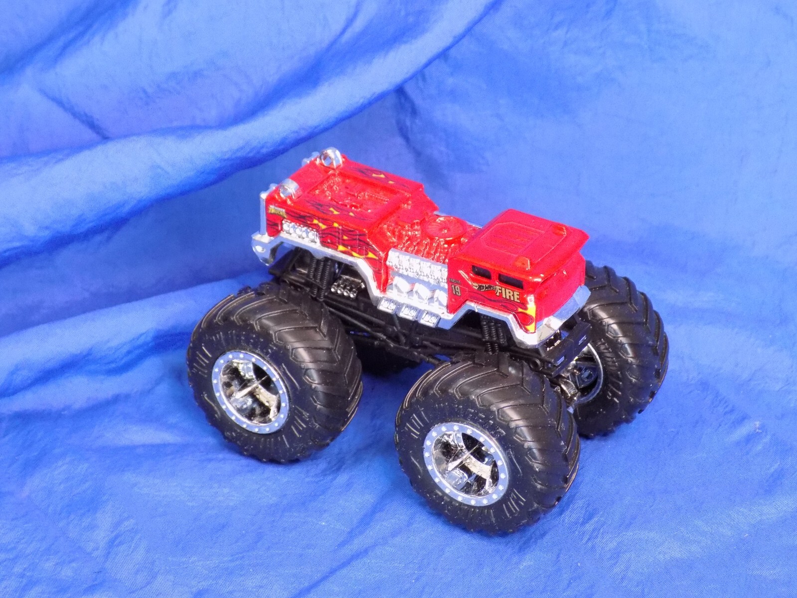 Hot Wheels Monster Jam Monster Truck Lot x 3 w/ Bone Shaker 5 Alarm HW Delivery