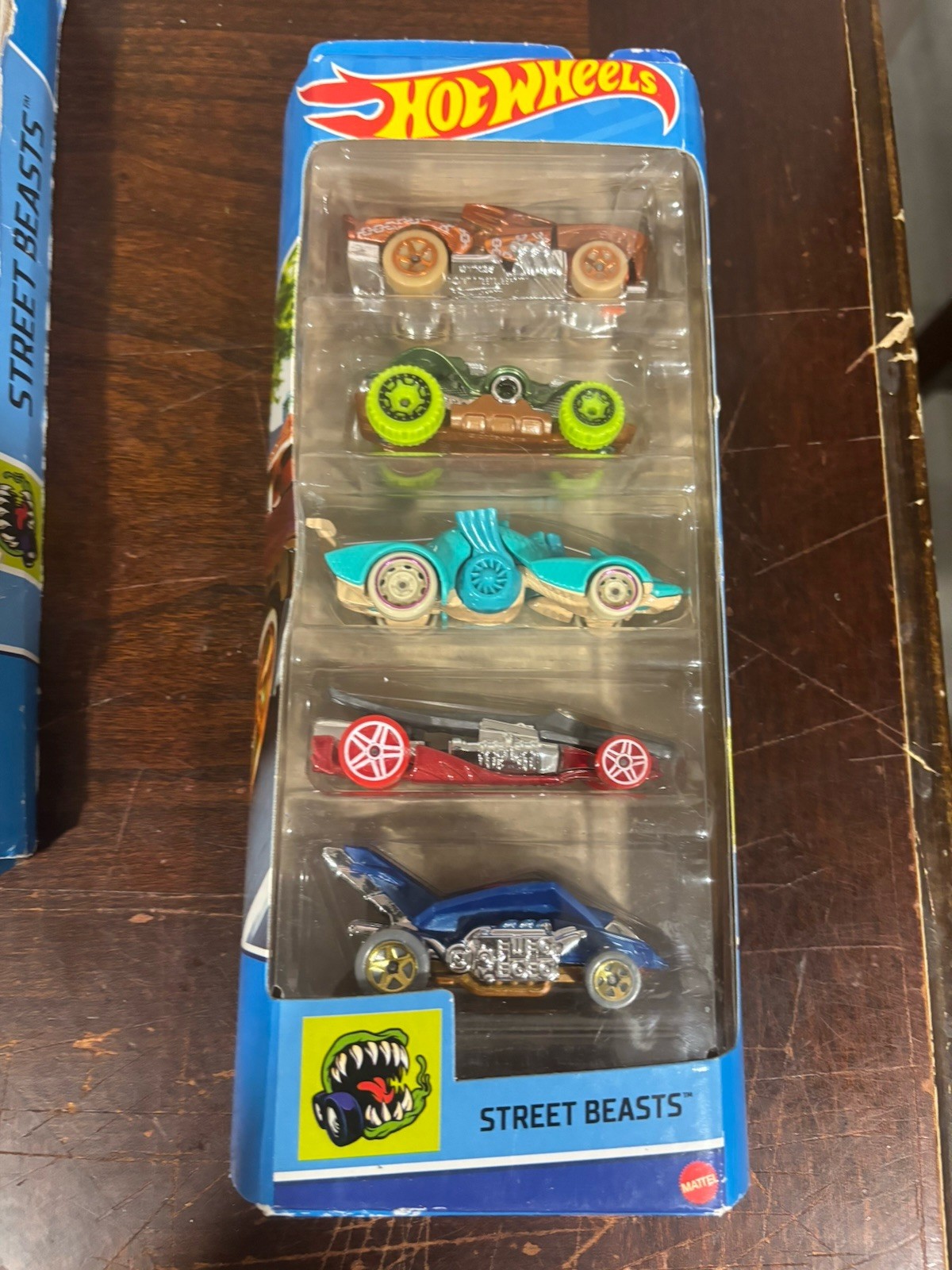 Lot of 7 Hot Wheels 5 Car Gift Packs NEW Plus 2 Maisto 5 Cars- One 8 Cars Pack