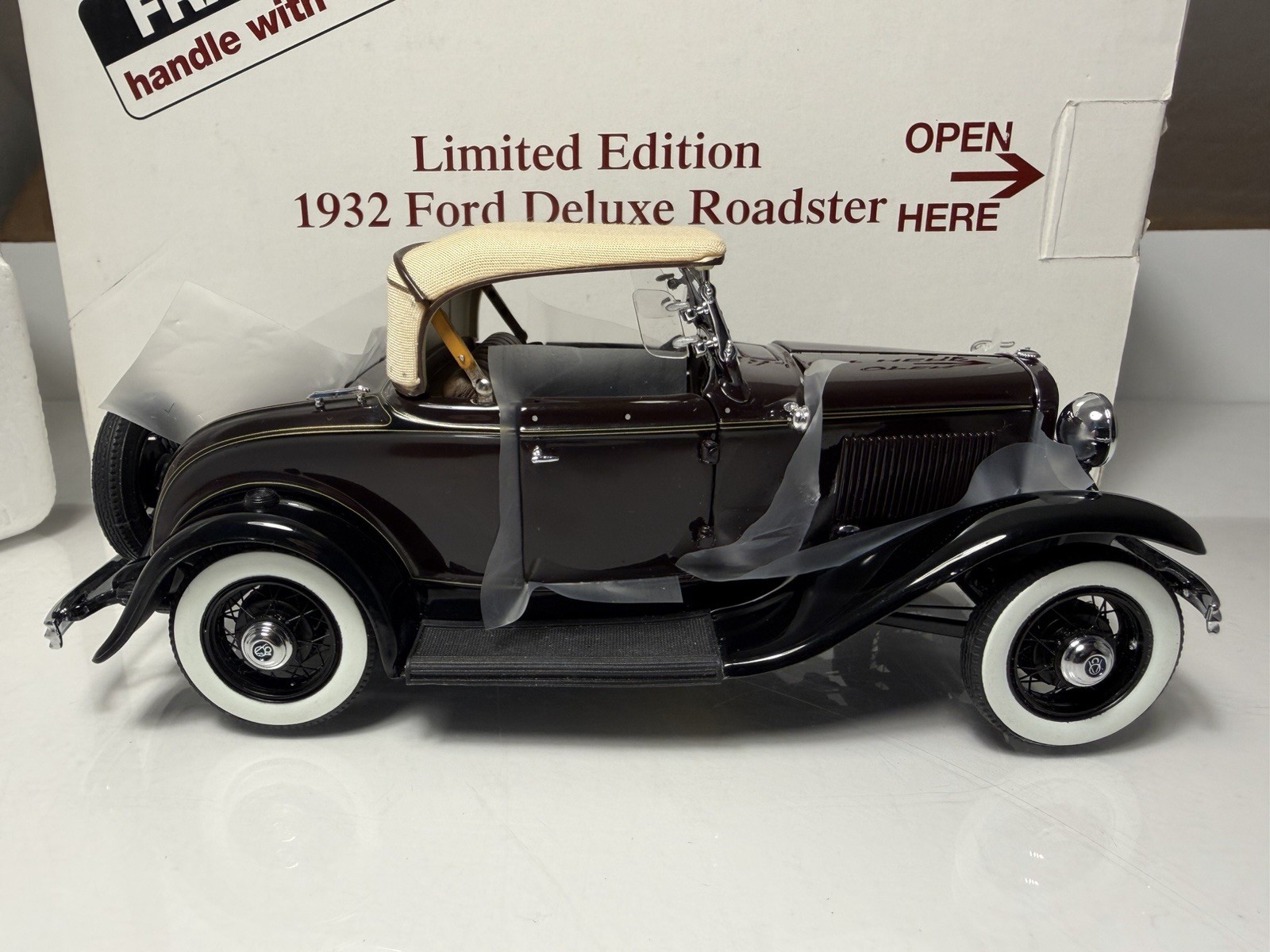 Danbury Mint 1932 Ford Deluxe Roadster *Extremely Rare LNIB L.E.