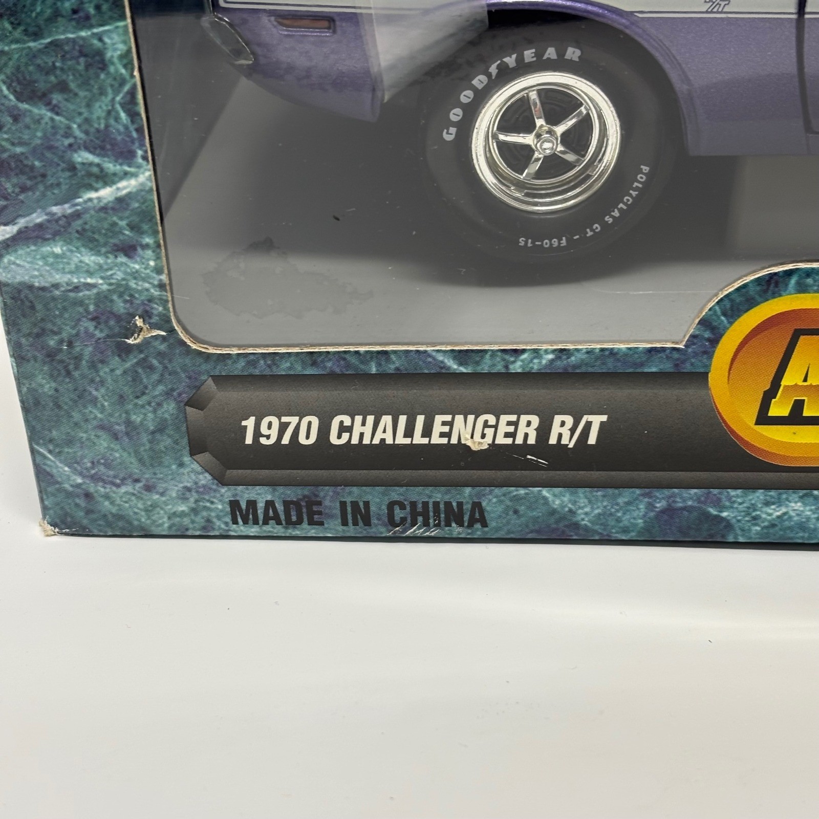 1970 Dodge Challenger R/T HEMI V8 Purple 1:18 ERTL American Muscle NIB