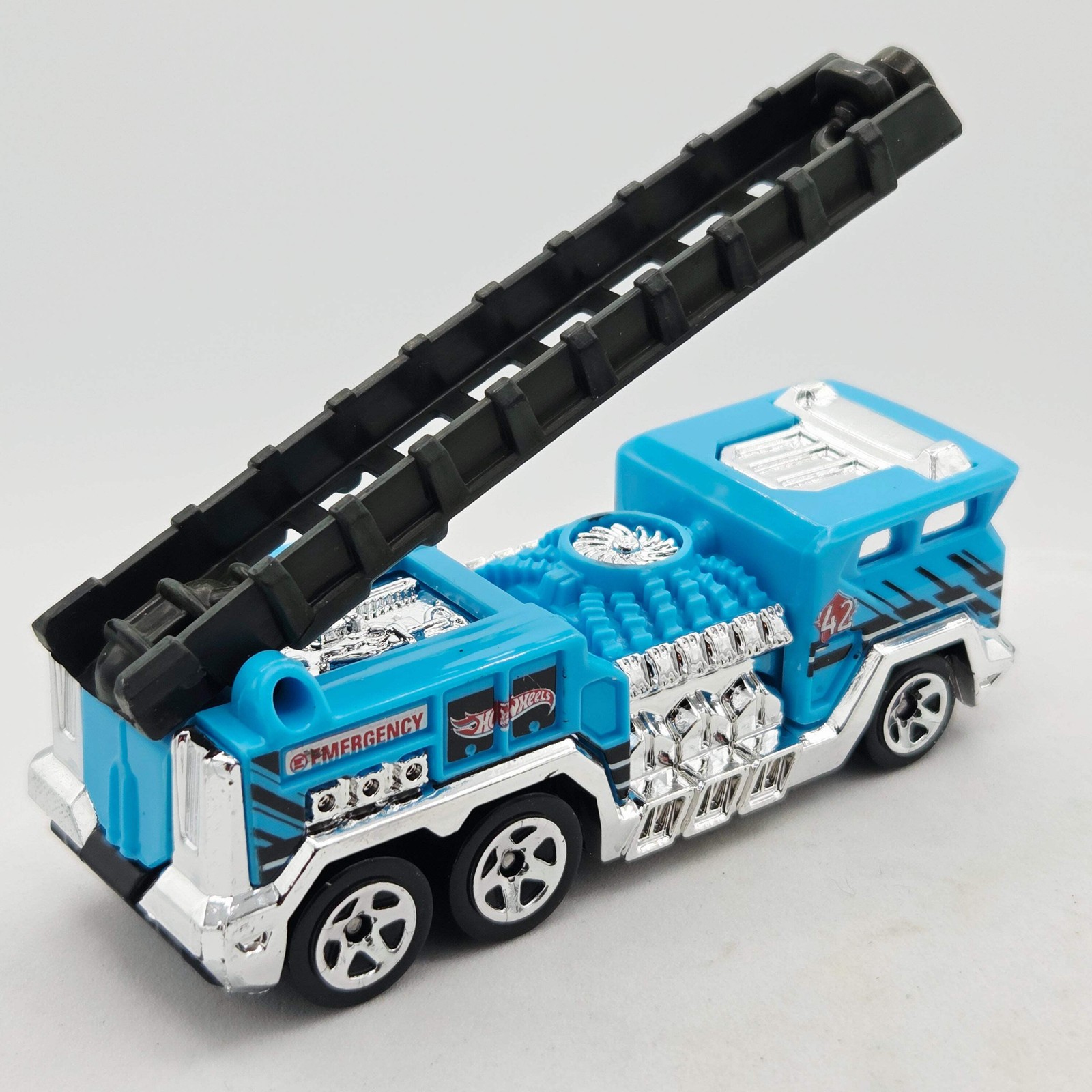 Hot Wheels 5 Alarm Fire Truck – Tandem Axel, Blue (2014 HW Basic – City Works Re
