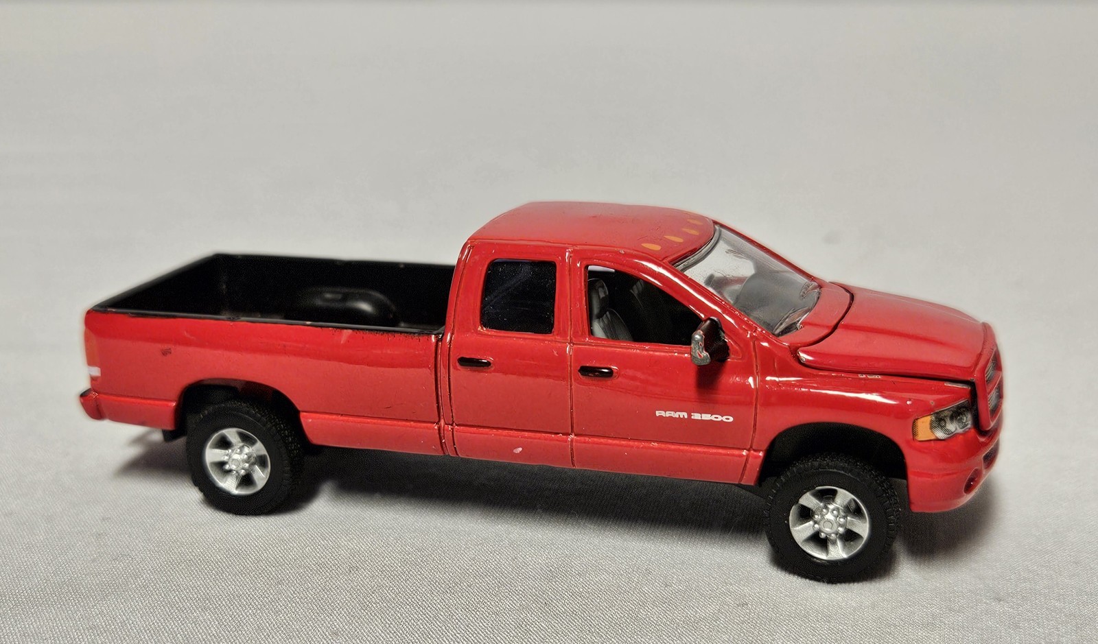 Dodge RAM 2500 Red 2002 – 2005 ERTL Die Cast Chrysler Group Truck RC2