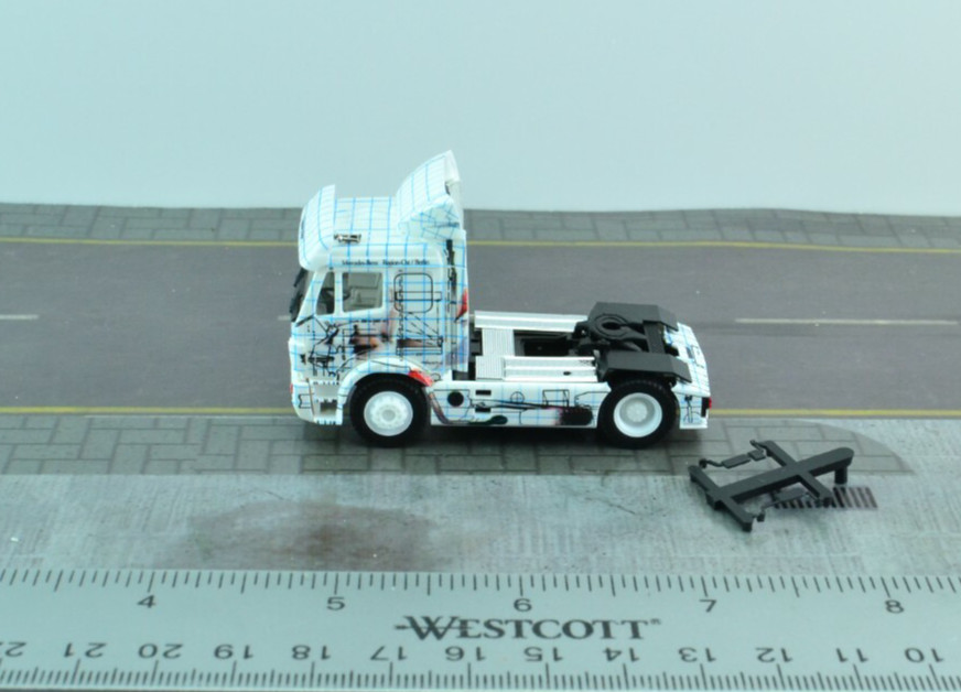 Herpa Mercedes Tractor Unit Truck White 1:87 Scale (HO5317)
