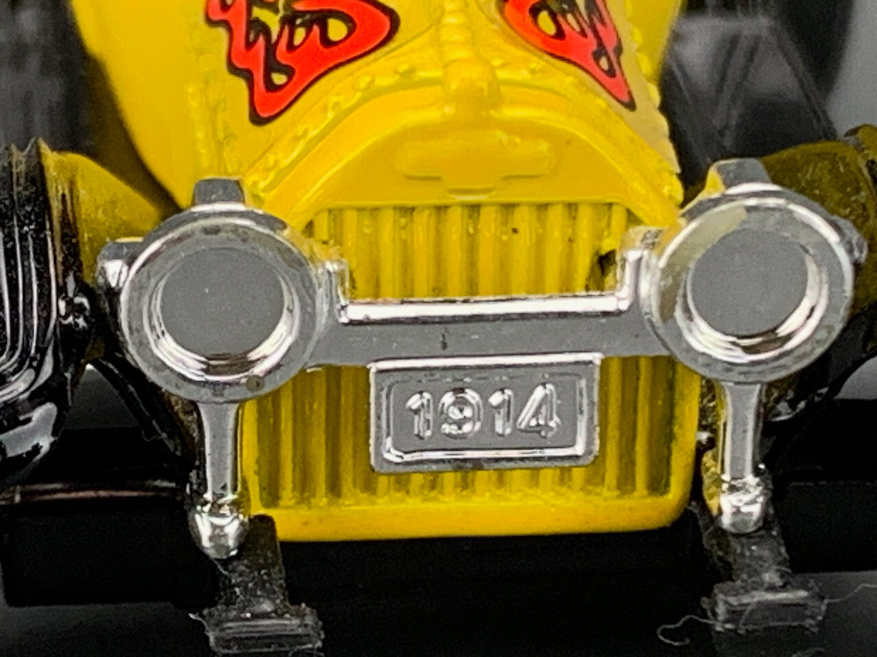 1:43 ERTL Diecast Hot Roddin’ 1914 Chevy Royal Mail Roadster Hot Rod D1159