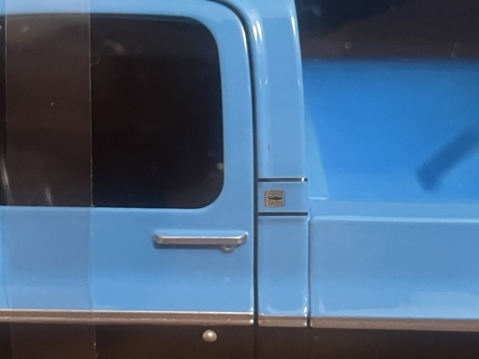 Maisto 1:18 1974 Chevrolet C10 Cheyenne Super Pickup Truck Blue Black Stripe New