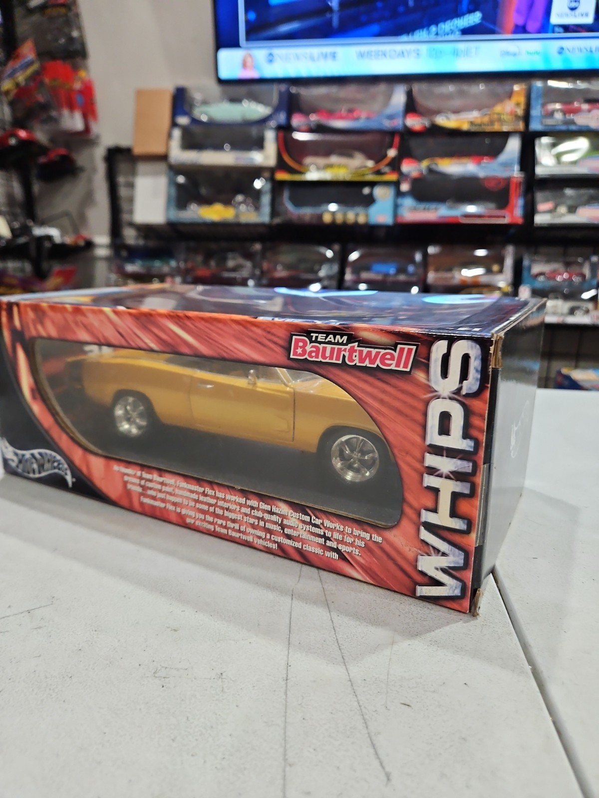1/18 Hot Wheels 1969 Dodge Charger Team Baurtwell Whips Funkmaster Flex NIB