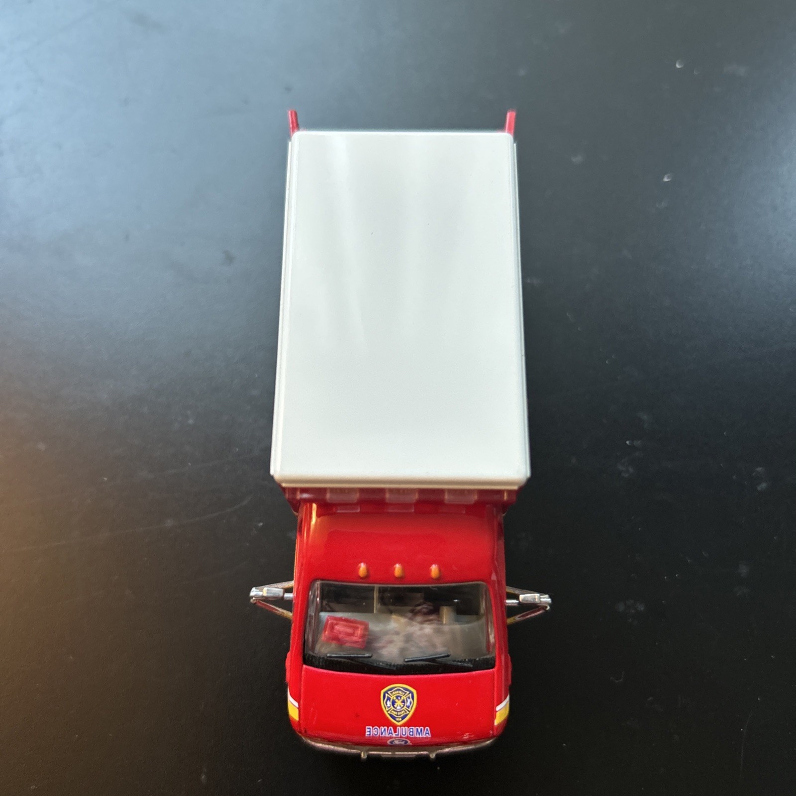 Code 3 Louisville Ford E-350 Medic Ambulance (12054) 1/65 Die Cast