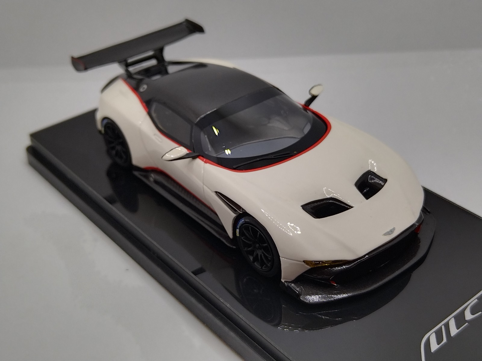 TSM Model 1/43 Aston Martin Vulcan 2015. Wow Rare!