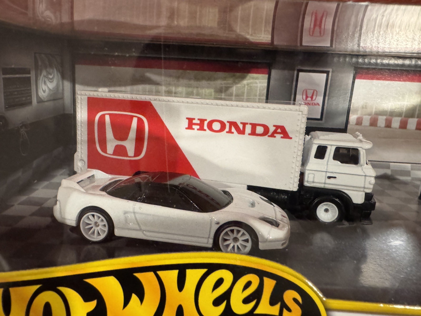 Hot Wheels 2025 Premium Collector Diorama Honda Set Civic Type-R, NSX-R, S2000