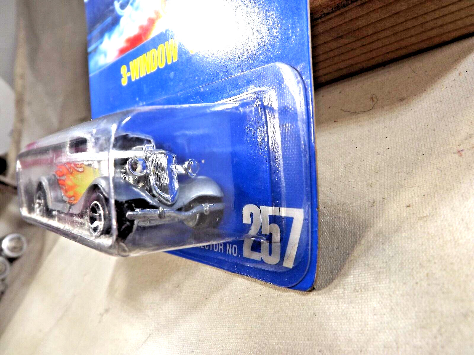 1991 Hot Wheels Blue Card #257 3-WINDOW ’34 Silver w/Chrome 7 Spoke Wheels Varia