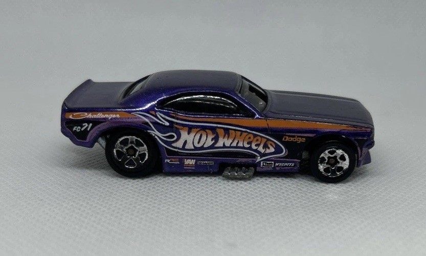 Hot Wheels 1977 Purple Dodge Challenger HEMI Funny Car Dragster Vintage Diecast