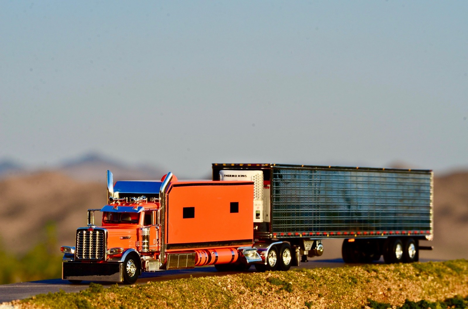 1/64 DCP Peterbilt Pride & Class with Huge Sleeper ** Custom Built **