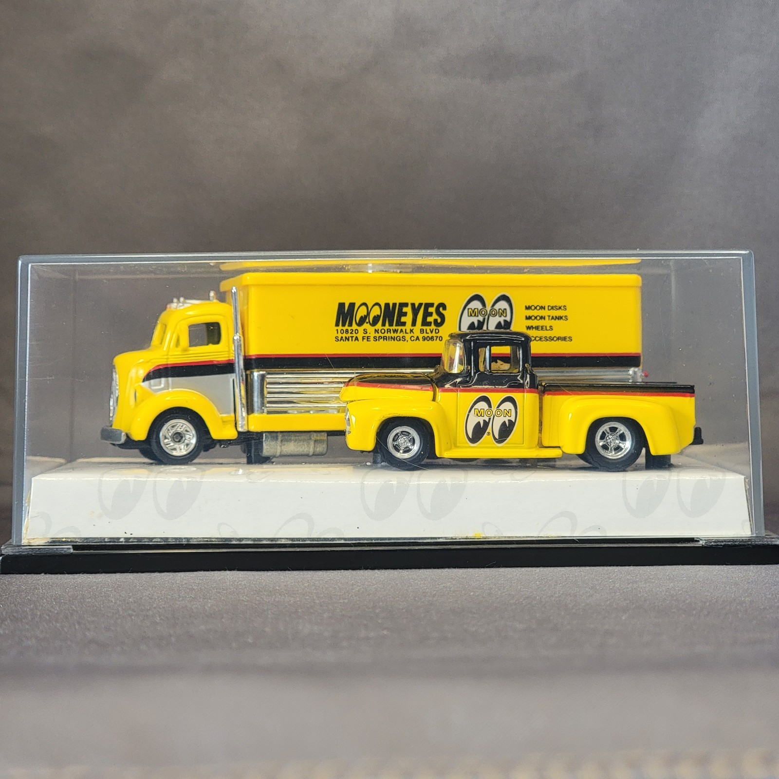Hot Wheels Hot Rod Series Moon Equipped 1956 Ford Truck Set Mooneyes 1/64