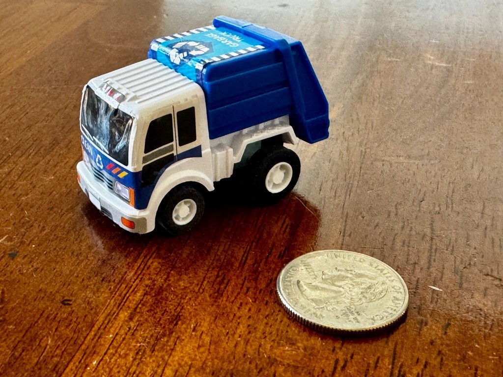 [FUNCORN TOYS] Superveloci 12 PACK – PullBack Microtraffic Trucks – Party Favors