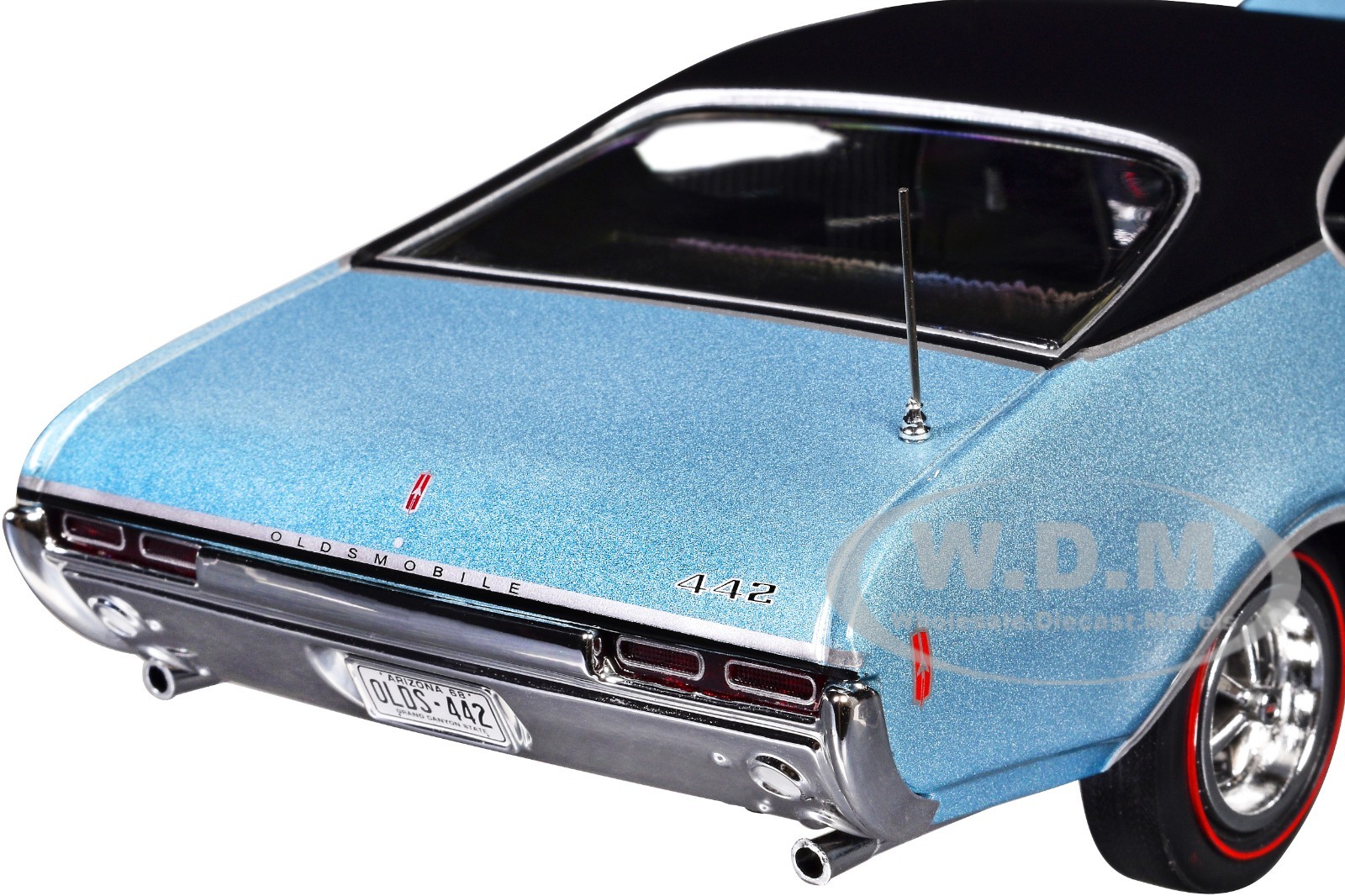 1968 OLDSMOBILE 442 W30 COUPE TEAL FROST “HEMMINGS” 1/18 BY AUTO WORLD AMM1350