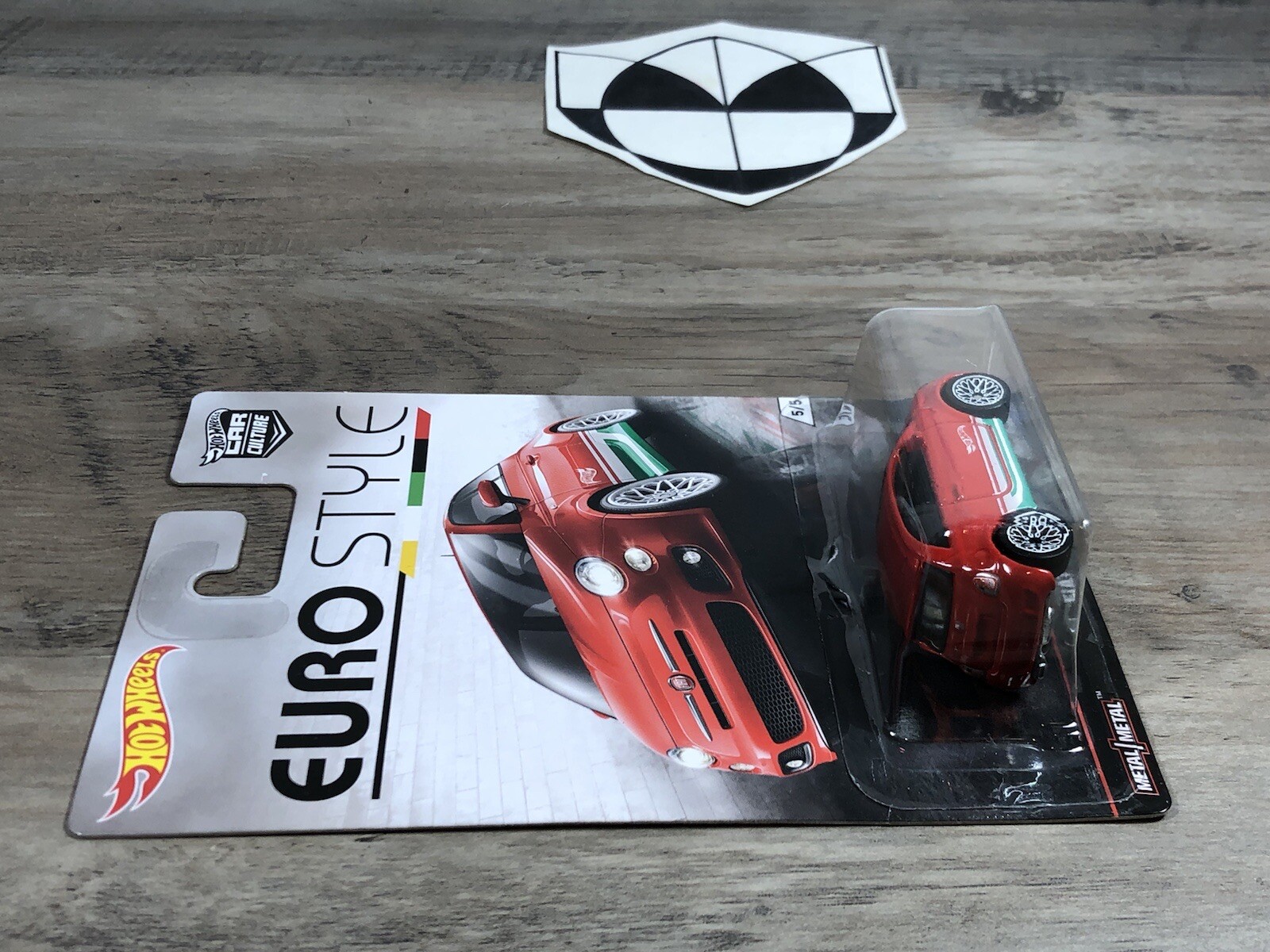 Packaging Hot Wheels Car Culture Euro Style Fiat 500 comes w/ Protech Case