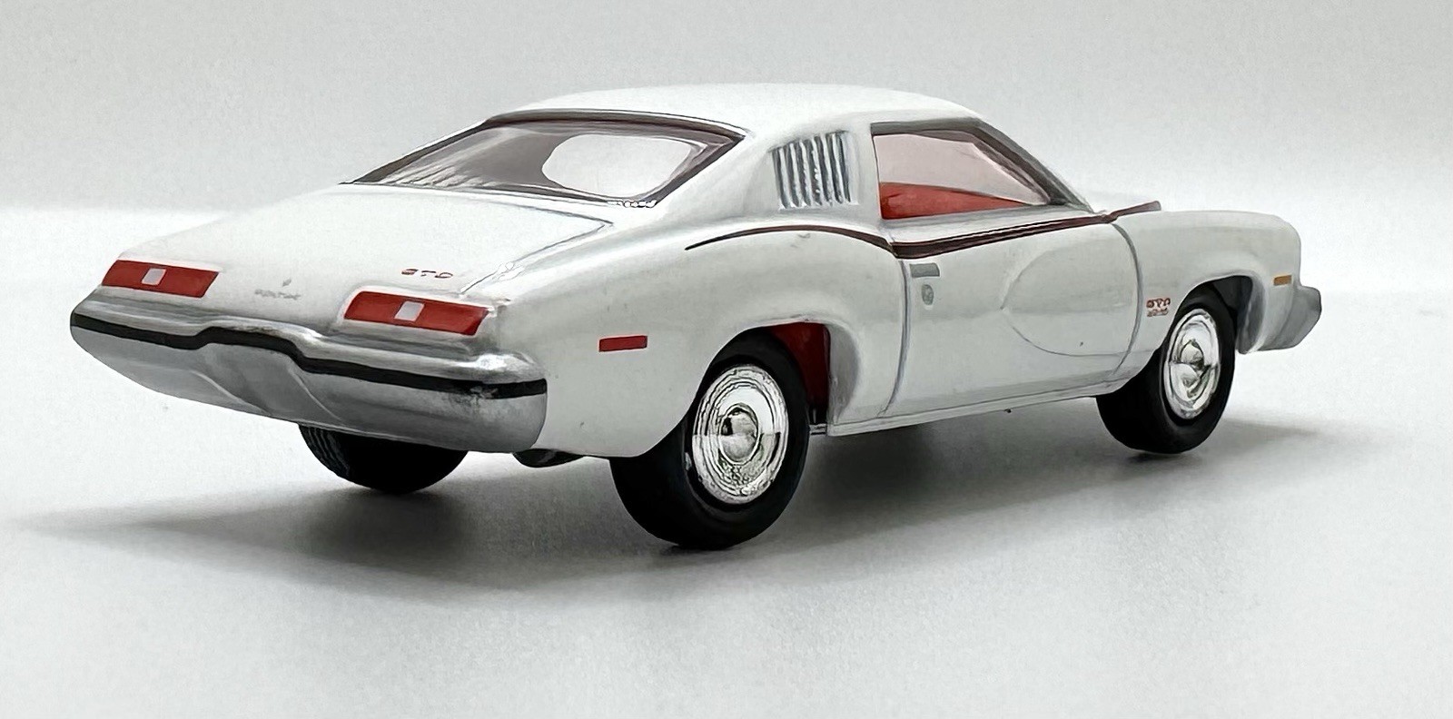 1973 Pontiac GTO 400 ci V8 – Cameo White – 1/64 “S” Scale – Third Gen. – A Body