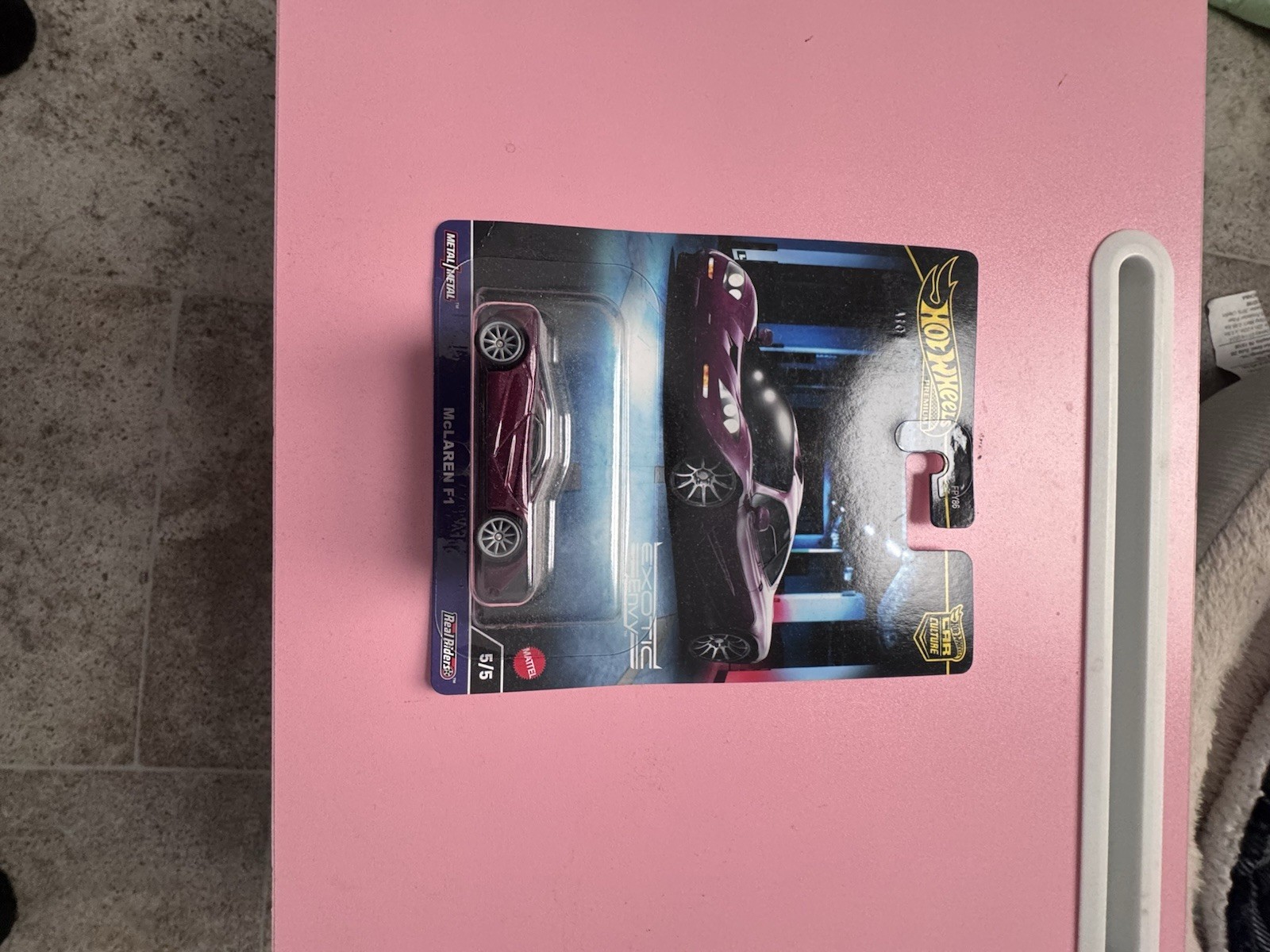 Mattel Hot Wheels HKC78-FPY86 Aston Martin – V12 Speedster Exotic Envy 2021 – GR
