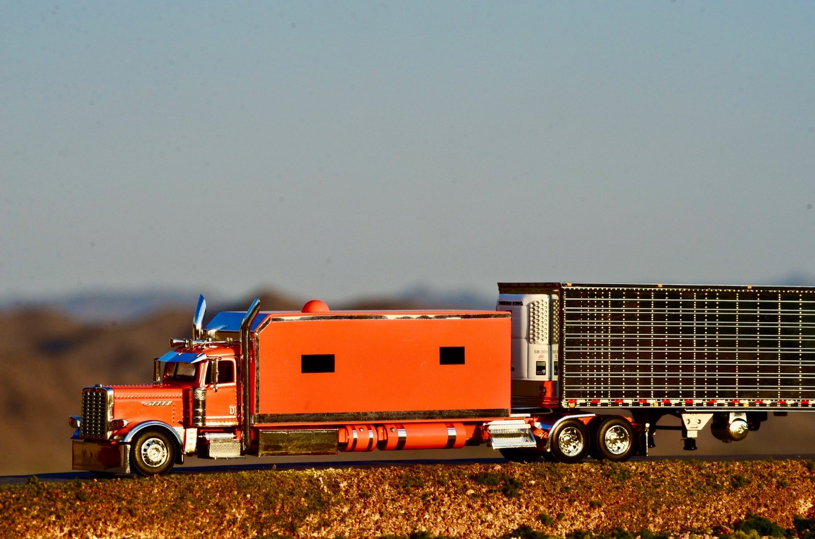 1/64 DCP Peterbilt Pride & Class with Huge Sleeper ** Custom Built **