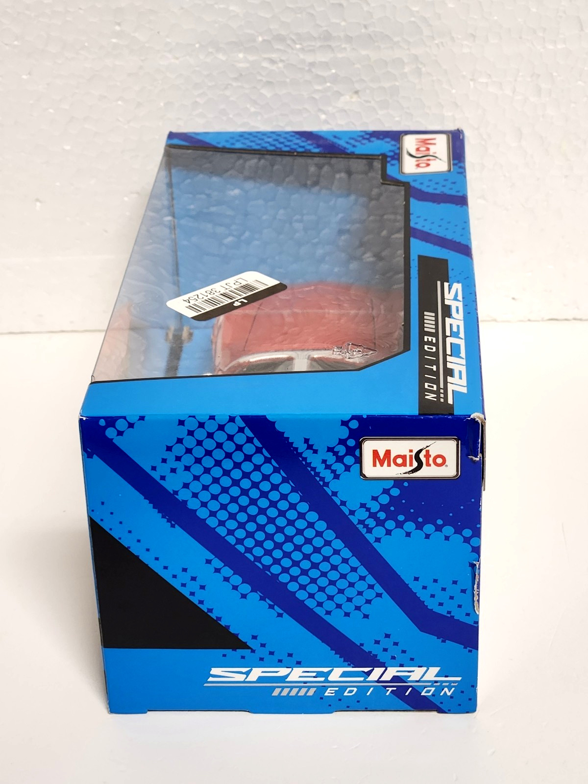 Maisto Special Edition Diecast 1970 Red Chevy Corvette Stingray T-Top 1:24 Scale