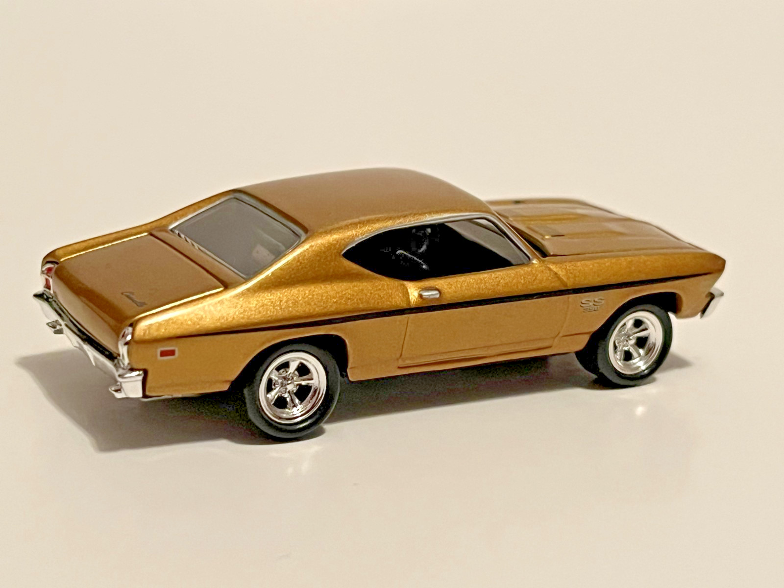 1:64 Hot Wheels Premium 1969 Chevy Chevelle SS 396 Bronze with Black Stripe