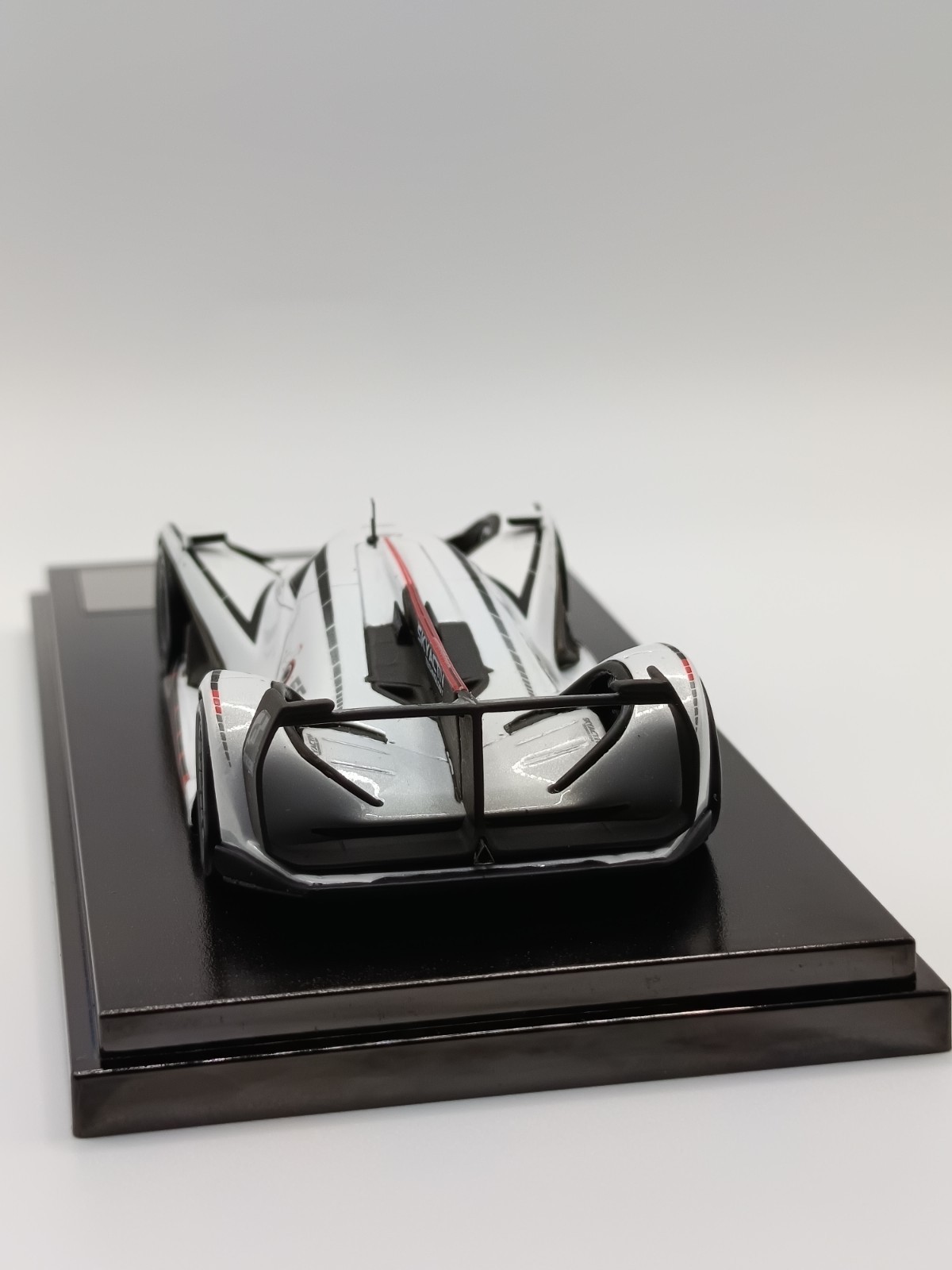 Modellers 1/43 Mazda LM55 Vision Gran Turismo – Atmospheric White MD43005 Rare!!