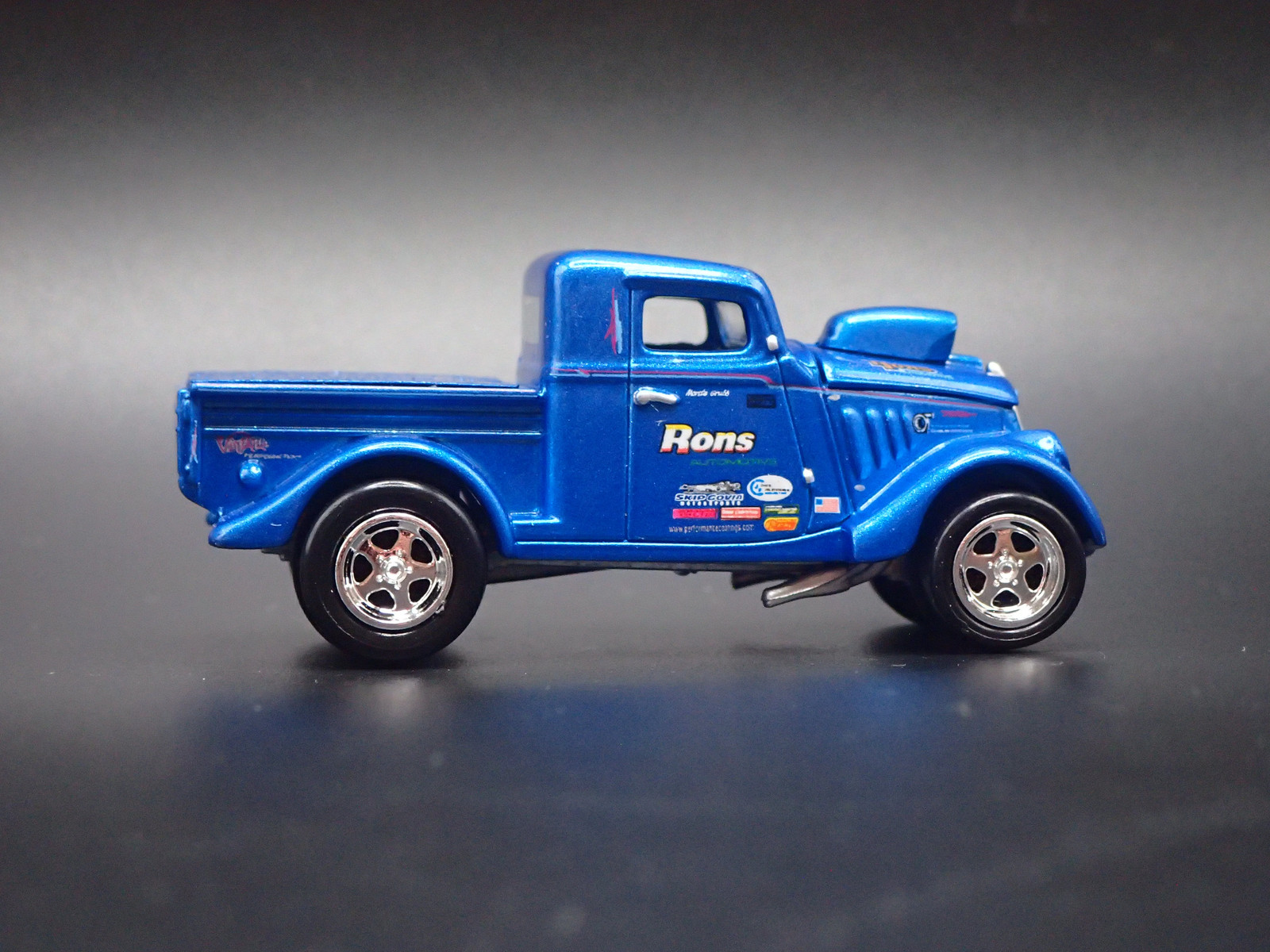 1933 33 WILLYS PICKUP GASSER NHRA 1:64 SCALE COLLECTIBLE DIECAST MODEL CAR