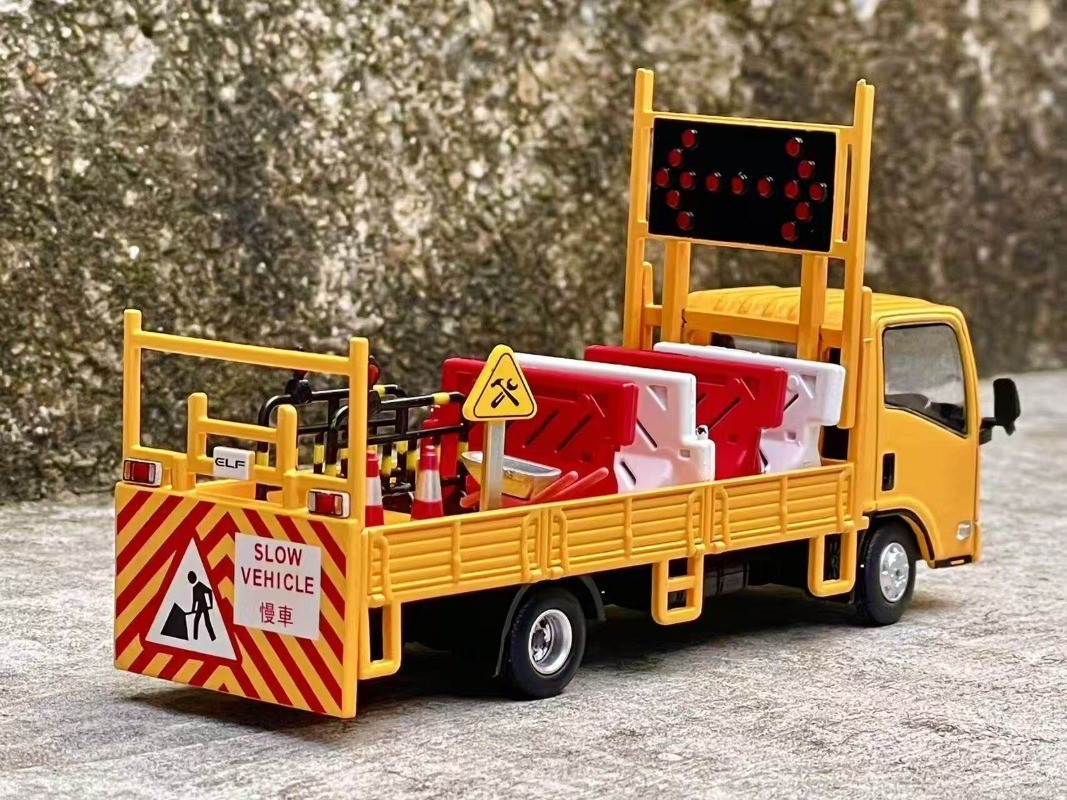 ISUZU ELF Highway Barrier Service Truck 1:64 Alloy Model Vehicle Collectible New