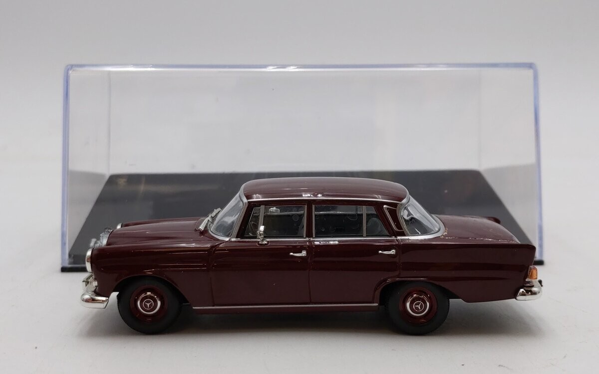 IXO Models 1:43 Scale IXOCLC357N Mercedes 220 SE (W111), Red, 1959 LN/Box