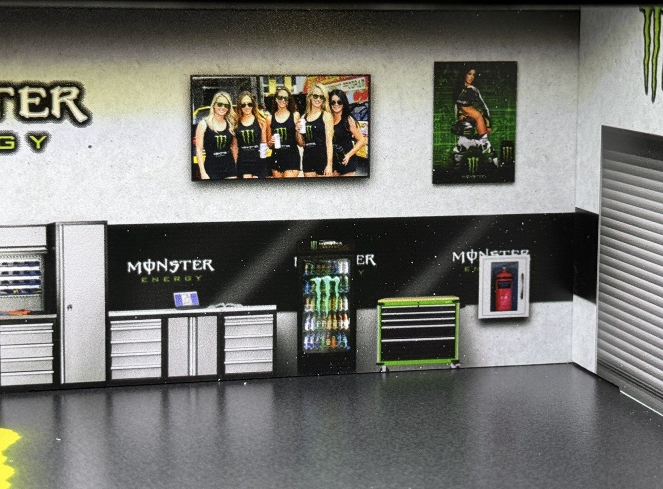 Monster Energy White Theme Display FOR Hot Wheels 1:64 Model Diorama Garage LEDs