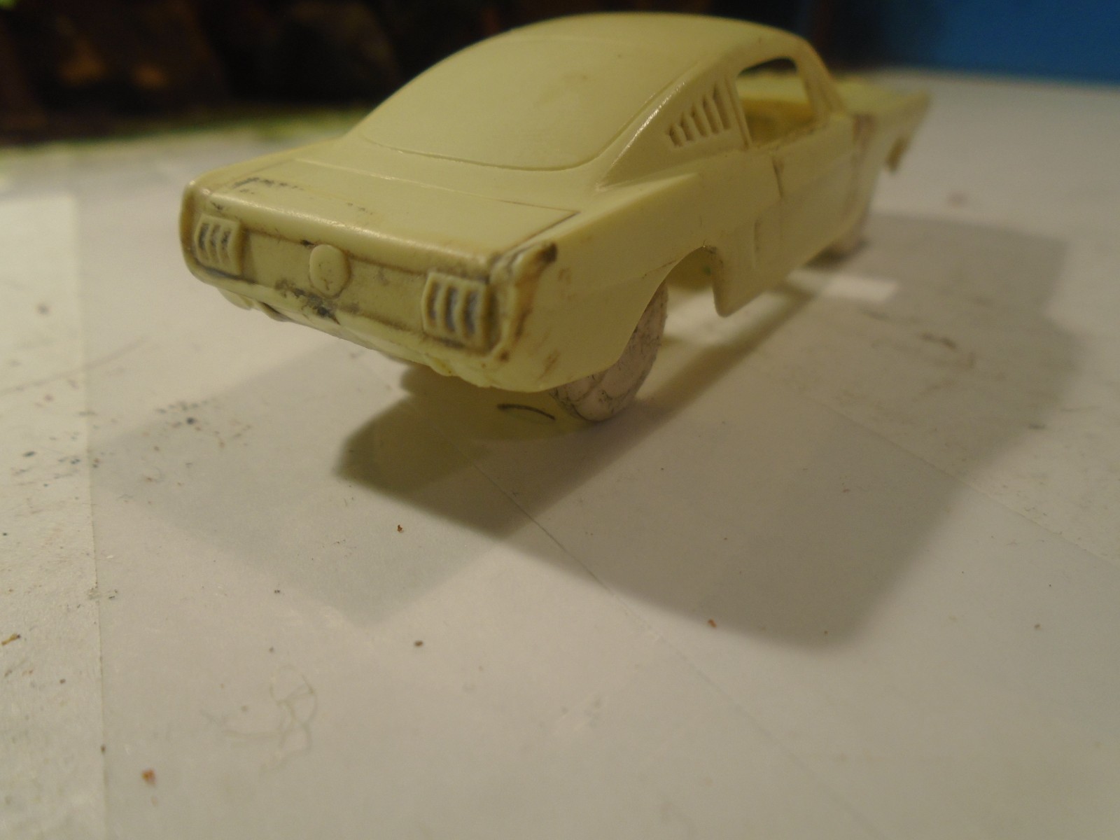 F & F MOLD & DIE WIOK PLASTIC 1/64 SCAKE PLASTIC1966 MUSTANG FASTBACK 1-185-1