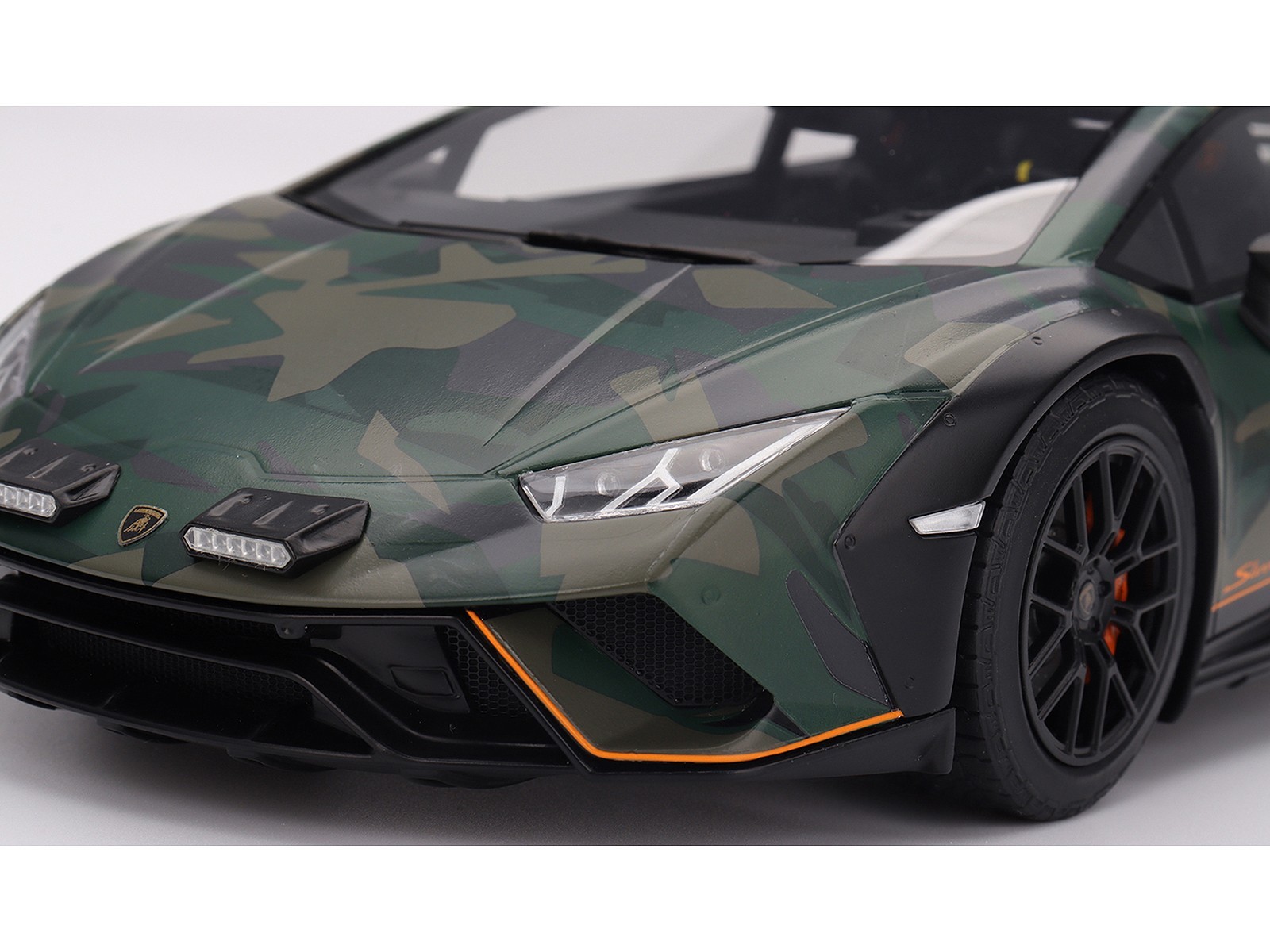 LAMBORGHINI HURACAN STERRATO ALL-TERRAIN “BOSCO” CAMO 1/18 BY TOP SPEED TS0639