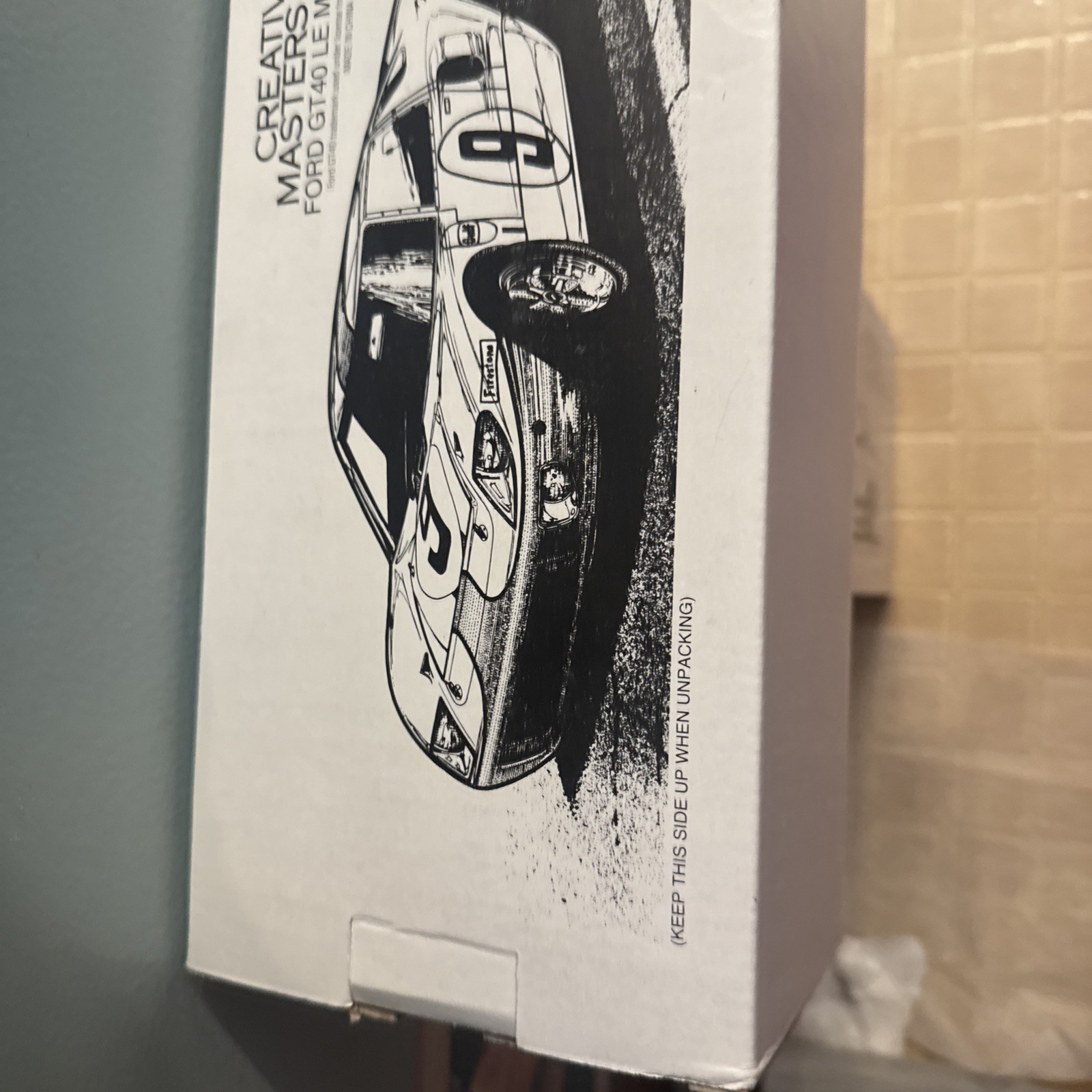CMR 1/12 Scale Model Car 12005 – Ford GT40 #9 – Blue