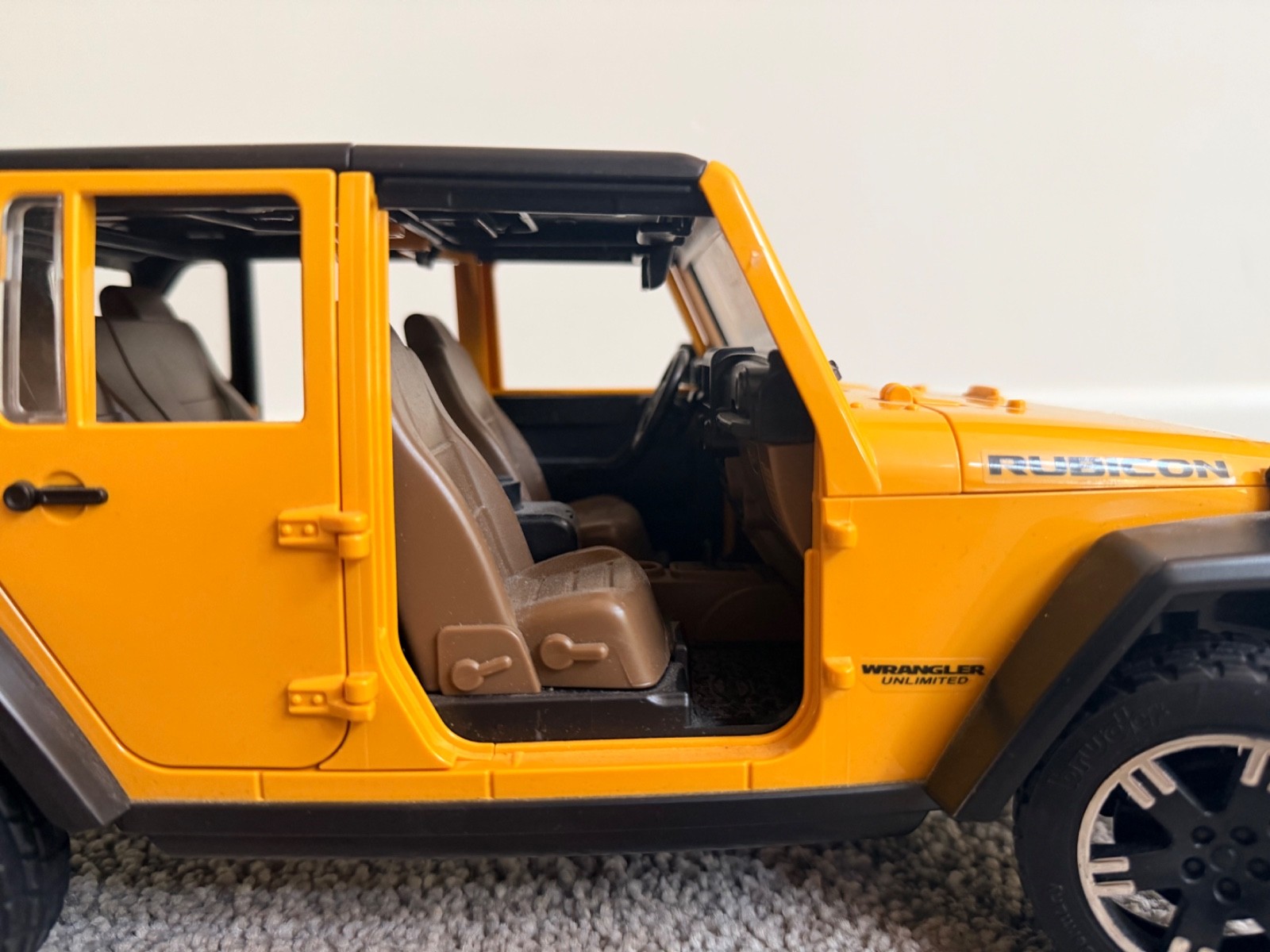 Bruder Jeep Wrangler Rubicon Unlimited *FOR PARTS*
