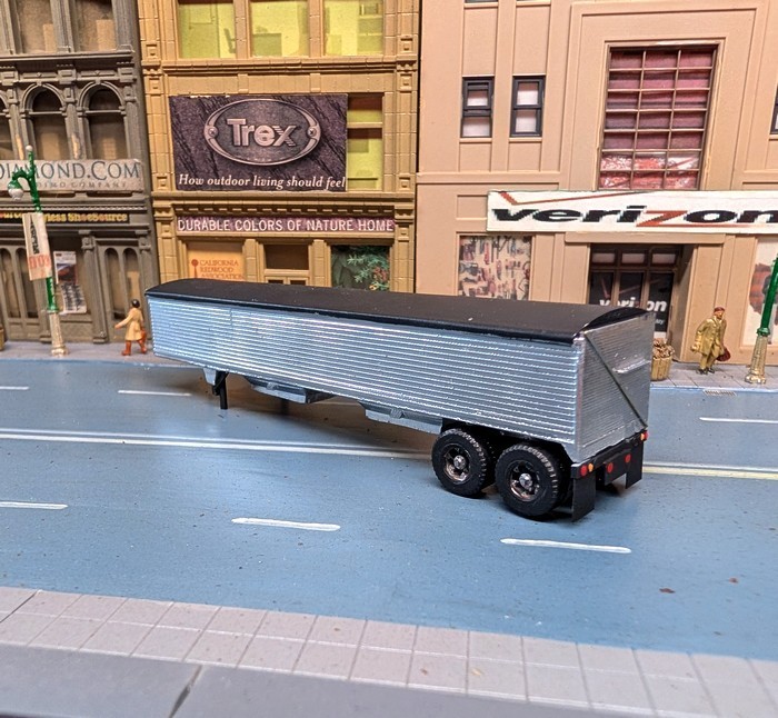 1/87 HO Scale Custom Built 42′ Covered Grain Trailer. 3D Printed Models