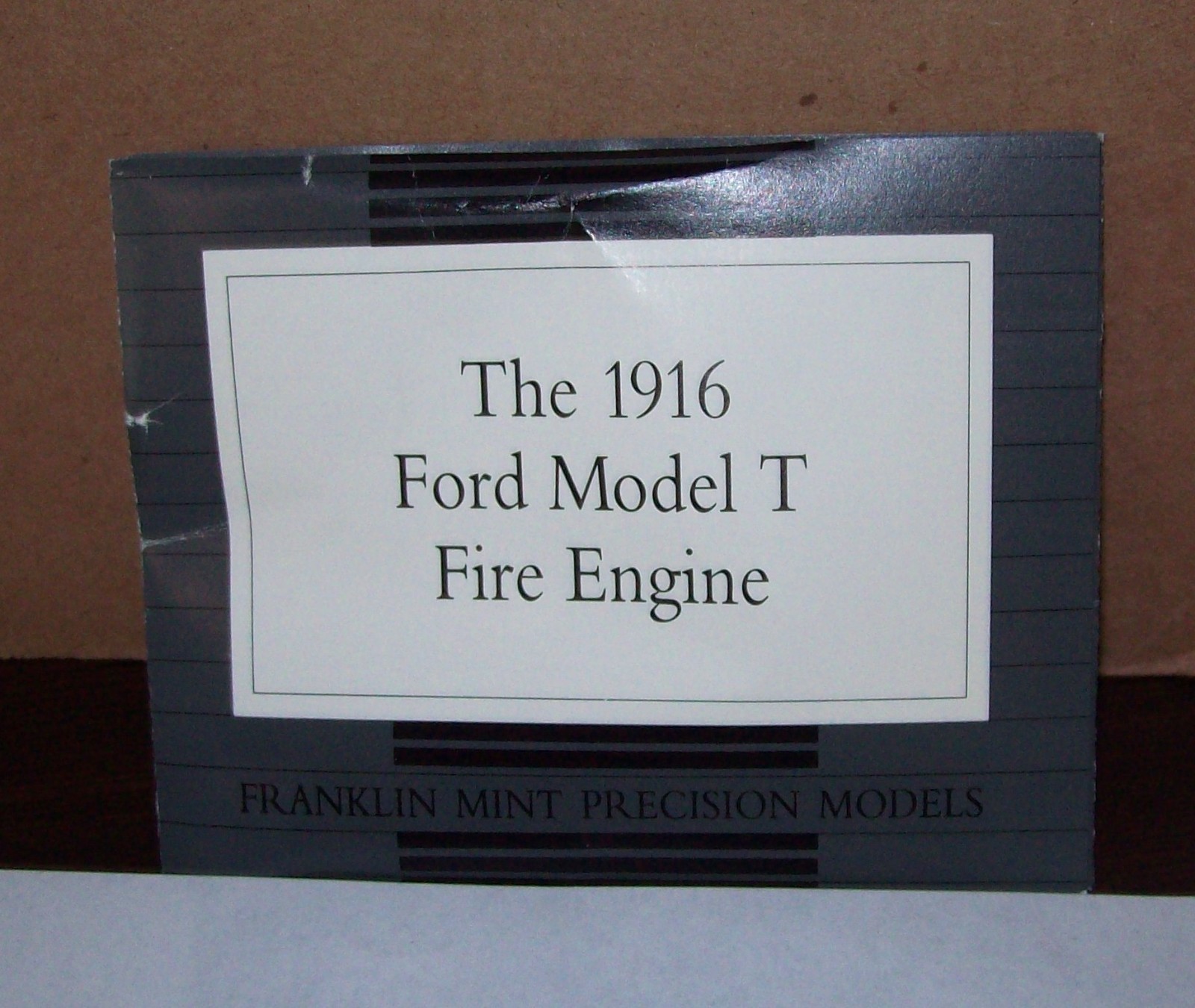 NIB 1:16 Franklin Mint 1916 Ford Model T Fire Engine & Wooden Display Base