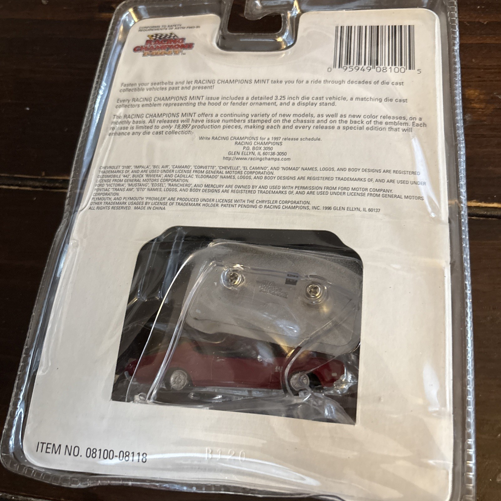 1969 OLDSMOBILE 442 W30 Red ISSUE #63 RACING CHAMPIONS MINT EMBLEM 1997 Damaged