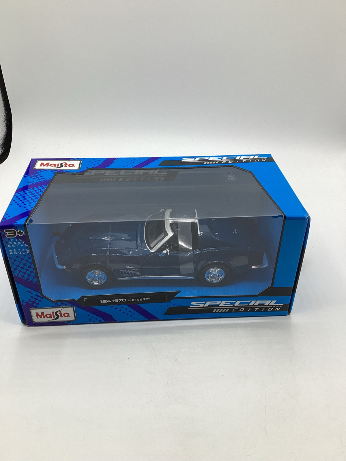 1970 CHEVROLET CORVETTE CONVERTIBLE BLUE 1/24 DIECAST MODEL CAR BY MAISTO 31202