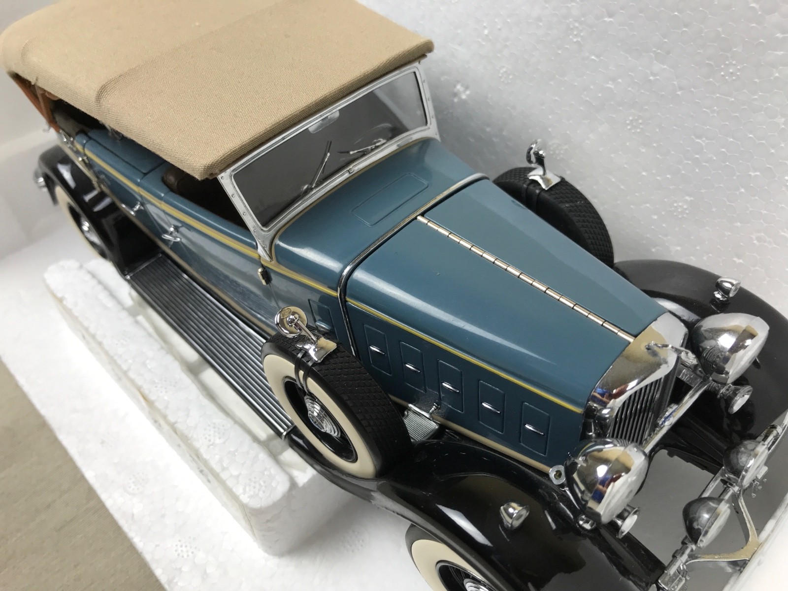 1932 Lincoln KB, Concours D’Elegance Motor City Classics, #75002 BLUE Version
