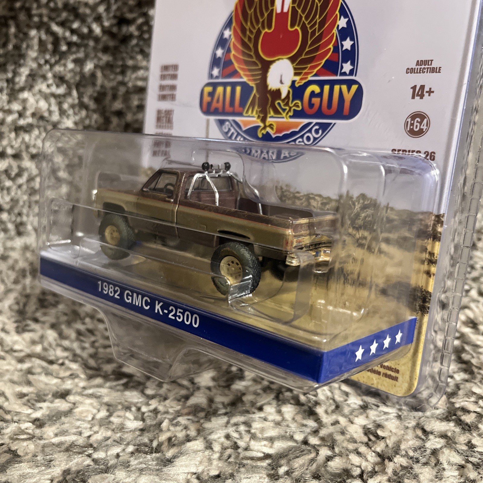 1:64 GreenLight Fall Guy Stunt Man 1982 GMC K-2500 Dirty Version! NEW!!