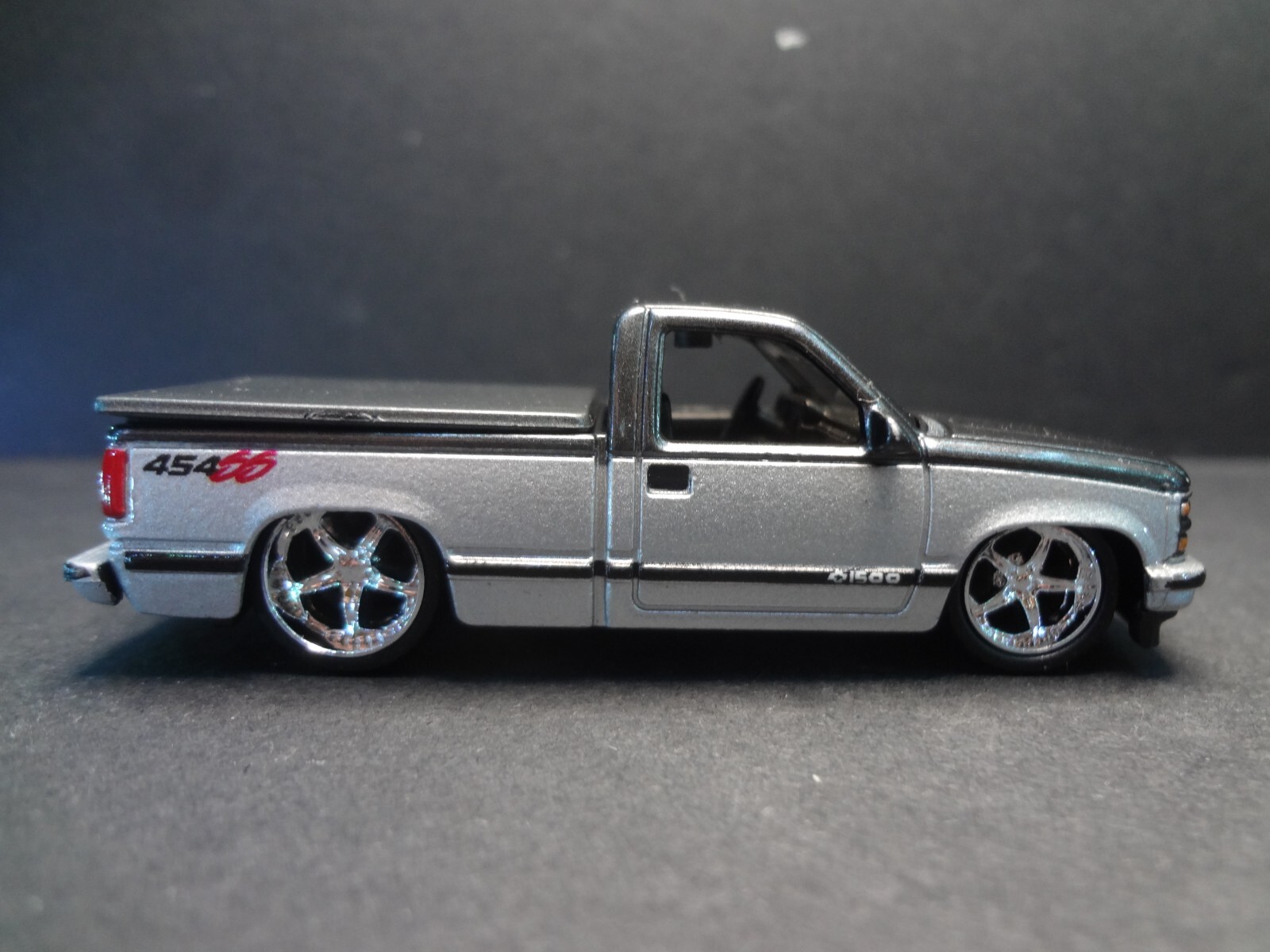 MaisTo 1993 Chevrolet 454 SS Pickup Silver – Loose 1:64