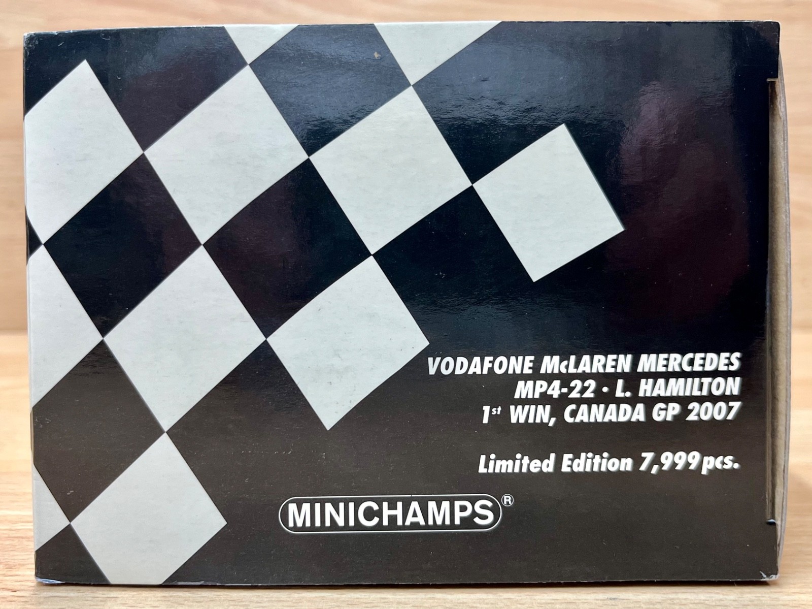 Minichamps 1:18 Scale F1 Vodafone McLaren Mercedes MP4-22 L Hamilton Model Boxed